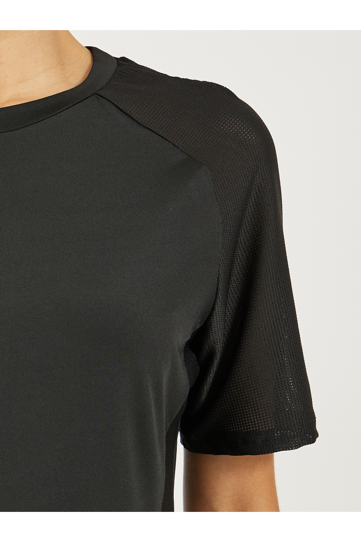 Styli-Arms and Side Mesh Panel Short Sleeve Top 3