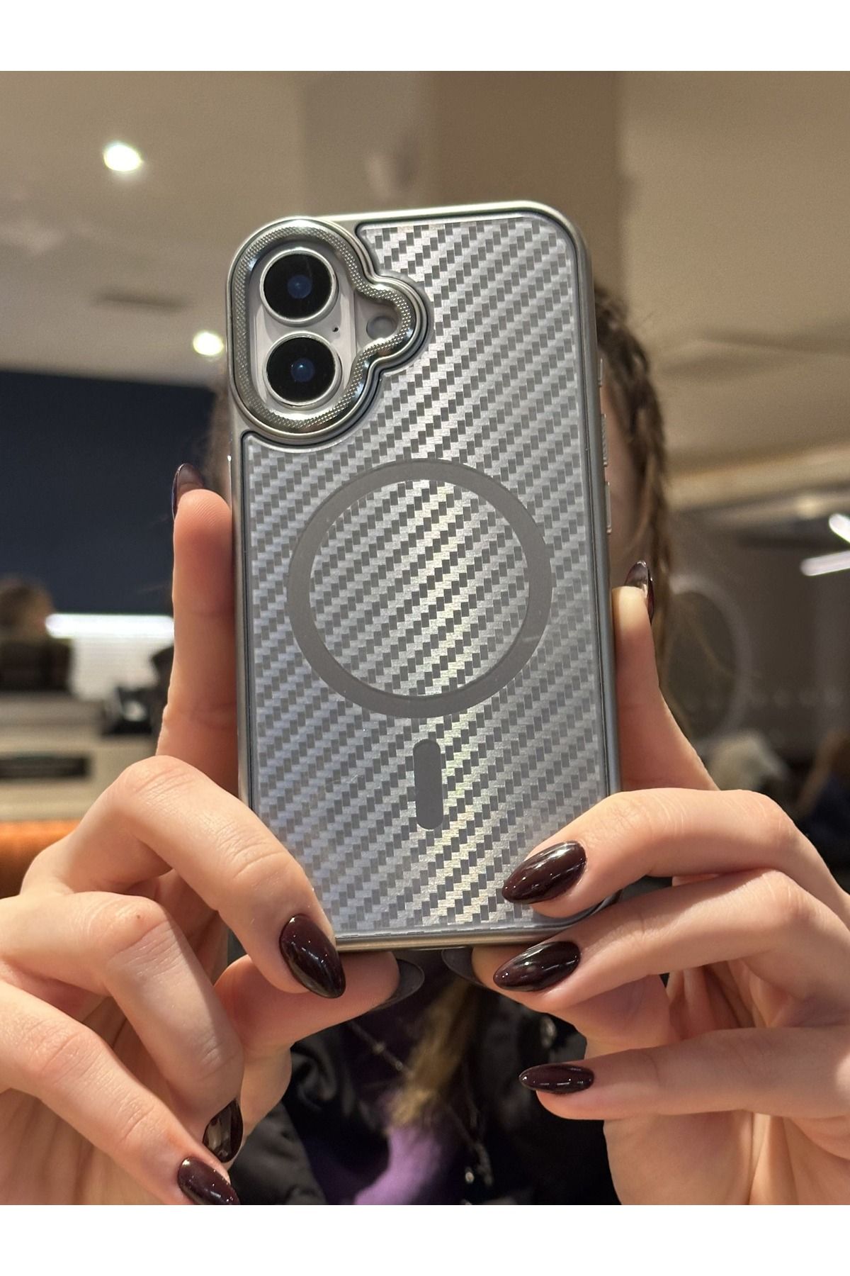 Paladyum Case iPhone 16 Uyumlu Titanyum Gri Karbon Fiber MagSafe Özellikli Kılıf
