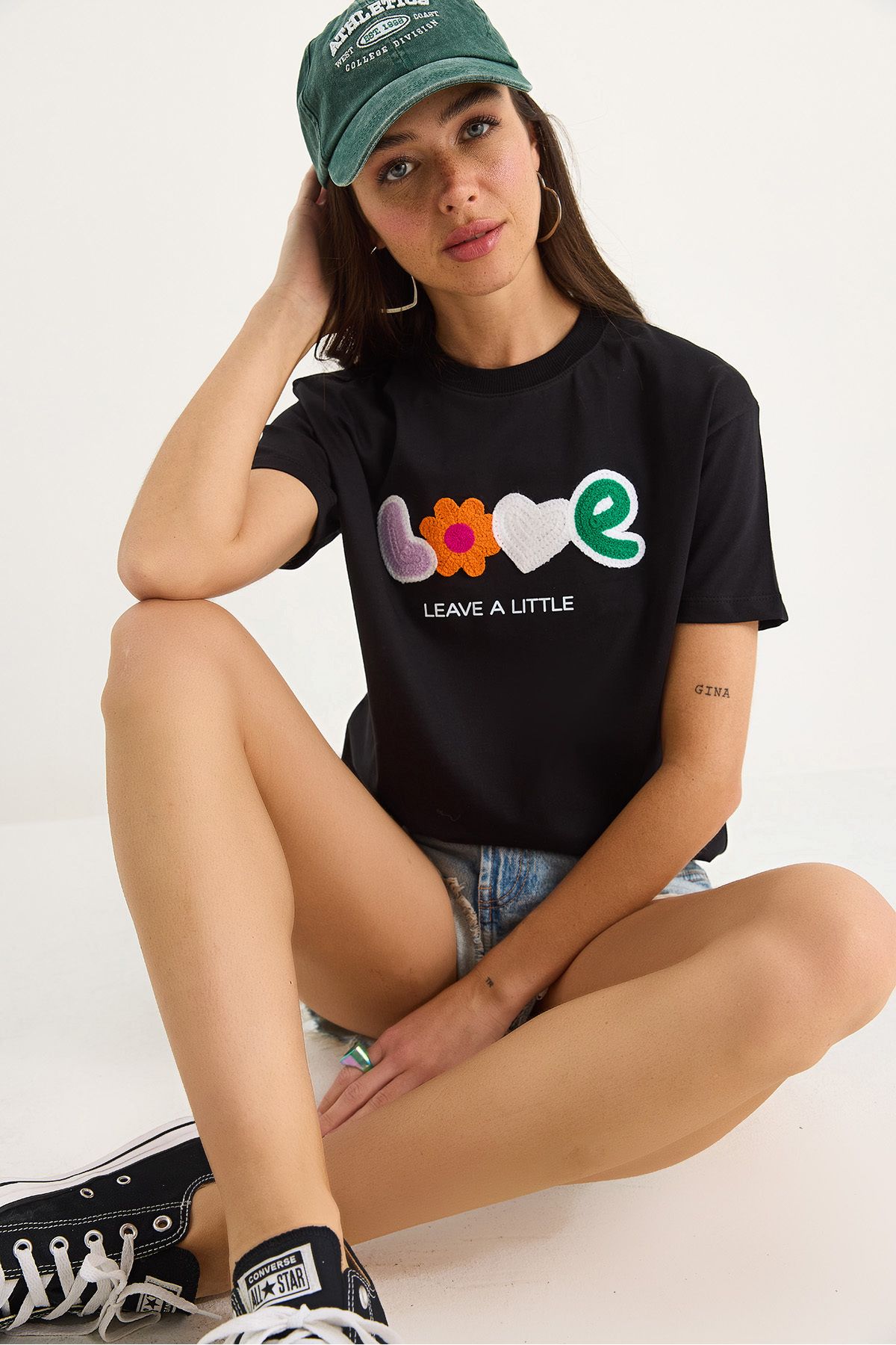 Bianco Lucci Kadın Love Aksesuarlı Normal Kalıp Pamuklu T-Shirt 60602070