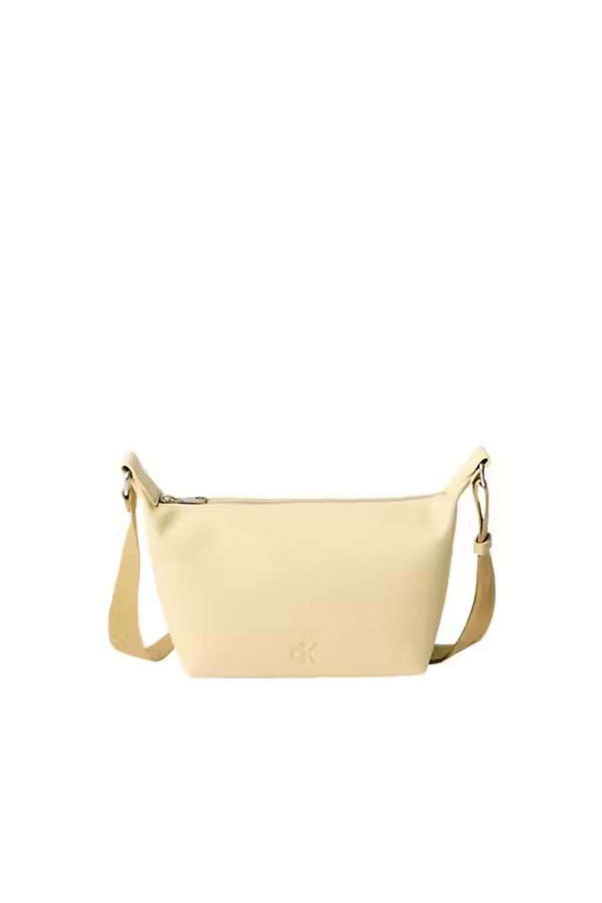 Calvin Klein ULTRALIGHT SHOULDER BAG
