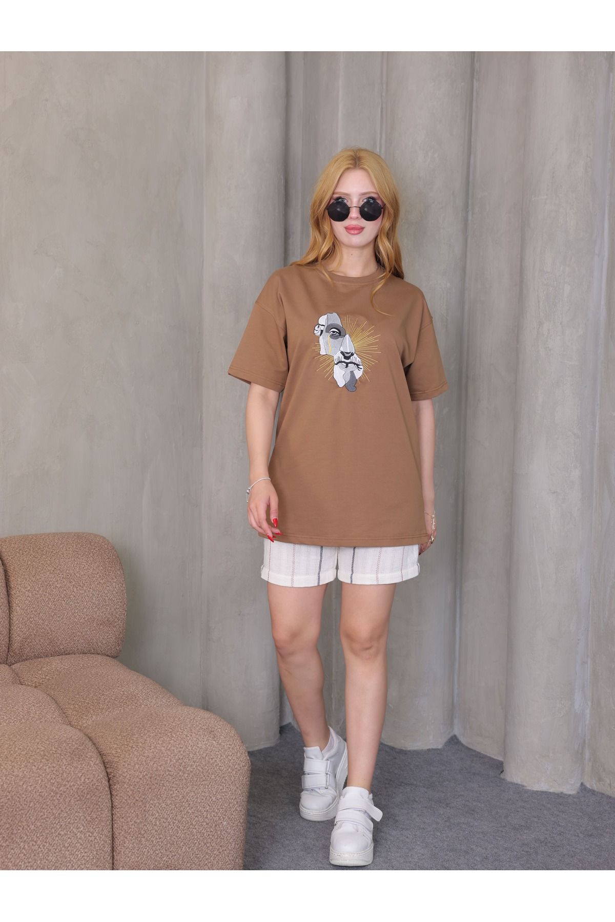 GRODYT GRODY.T Oversize salaş boyfriend kadın T-shirt bisiklet yaka, iki iplik örme nakışlı tişört.