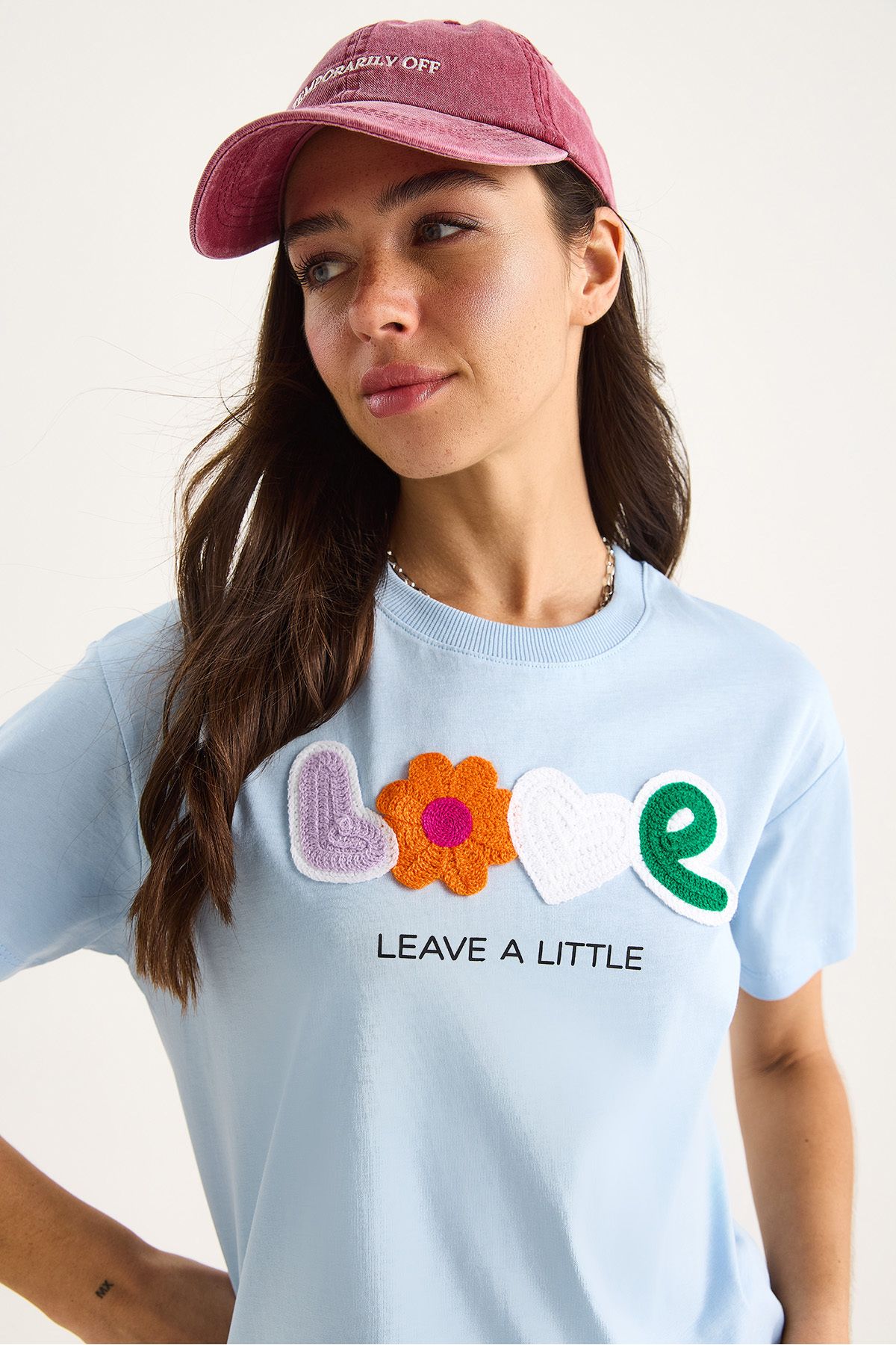 Bianco Lucci Kadın Love Aksesuarlı Normal Kalıp Pamuklu T-Shirt 60602070