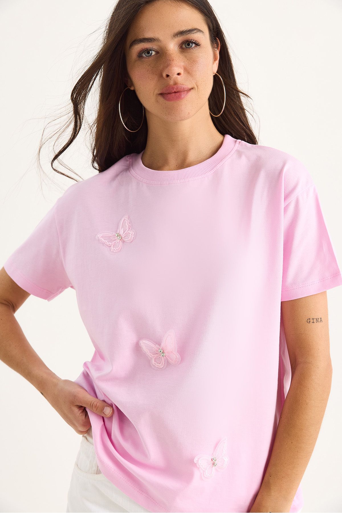 Bianco Lucci Kadın Kelebek Aksesuarlı Bisiklet Yaka Pamuklu T-Shirt 60602071