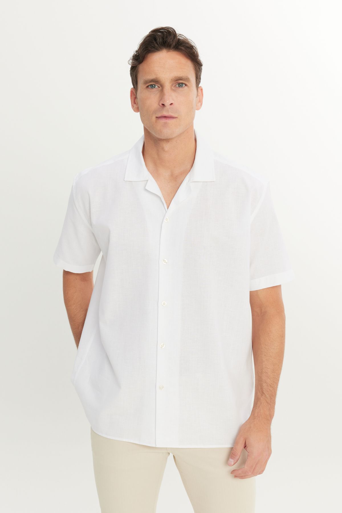 AC&Co / Altınyıldız Classics Erkek Ekru Pamuklu Keten Oversize Fit Bol Kesim Hawai Yaka Gömlek