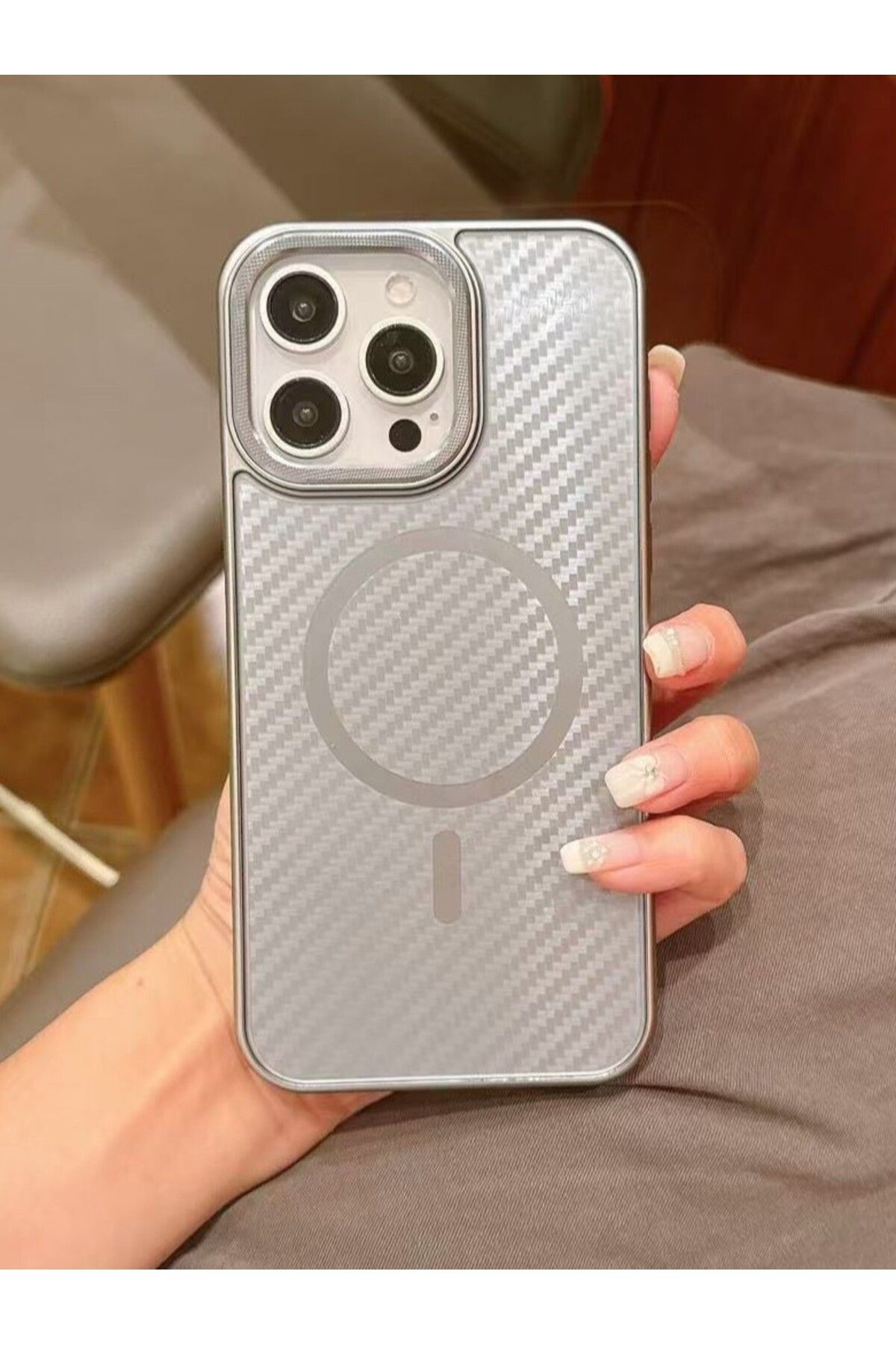 Paladyum Case iPhone 16 Pro Uyumlu Titanyum Gri Karbon Fiber MagSafe Özellikli Kılıf