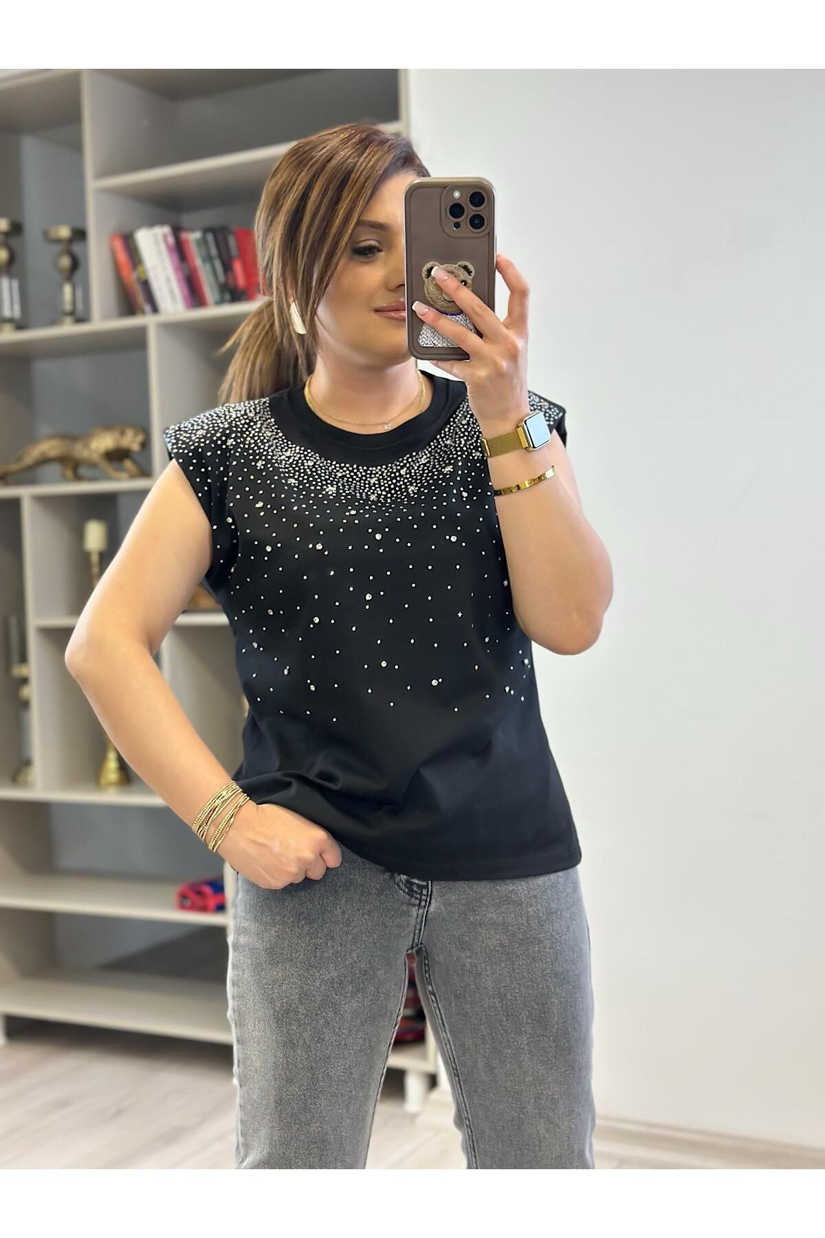 MELTEM TUĞAN Vatkalı Serpme Taş Detaylı Tshirt SİYAH
