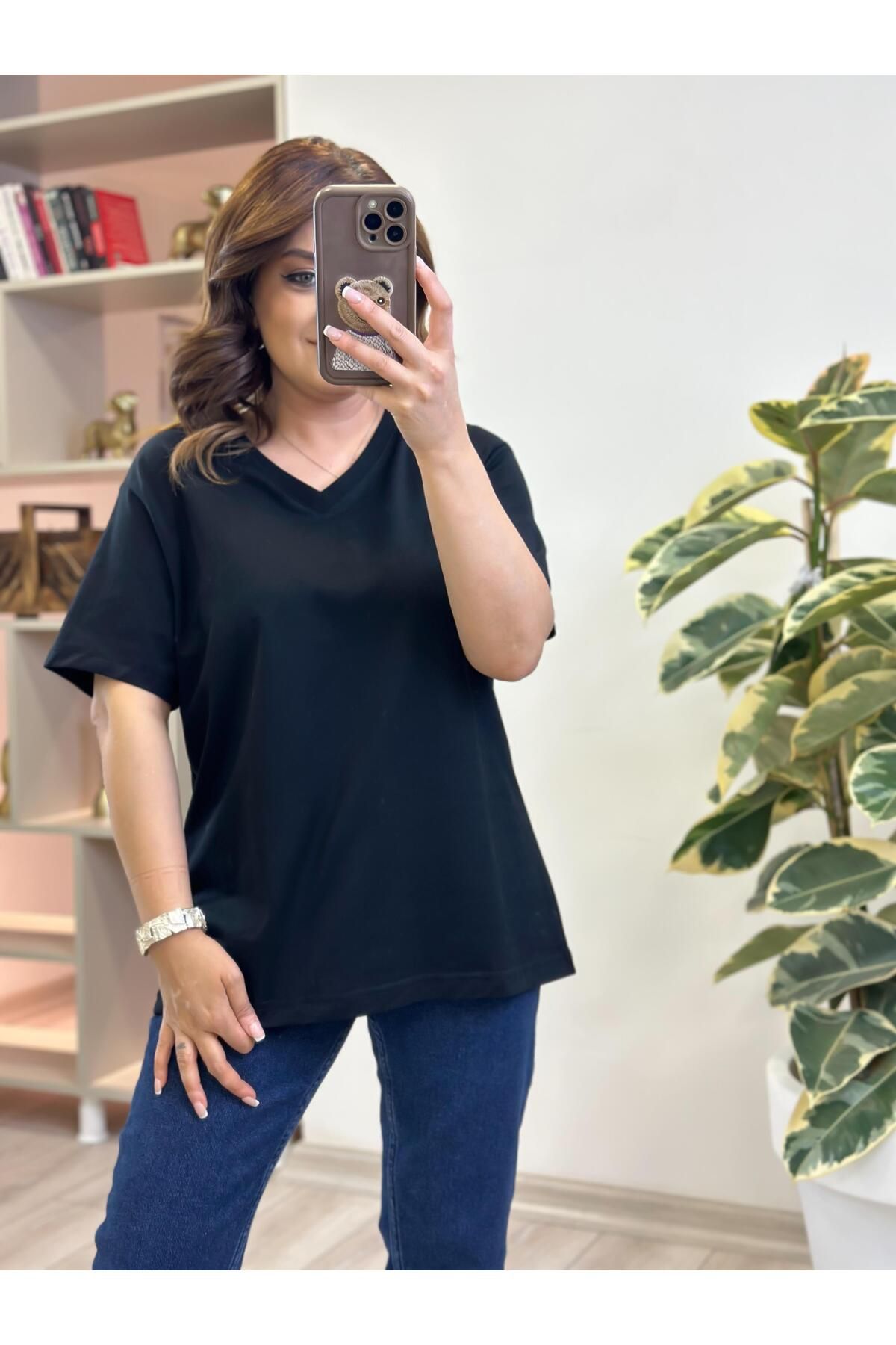 MELTEM TUĞAN V yaka Pamuklu Tshirt SİYAH