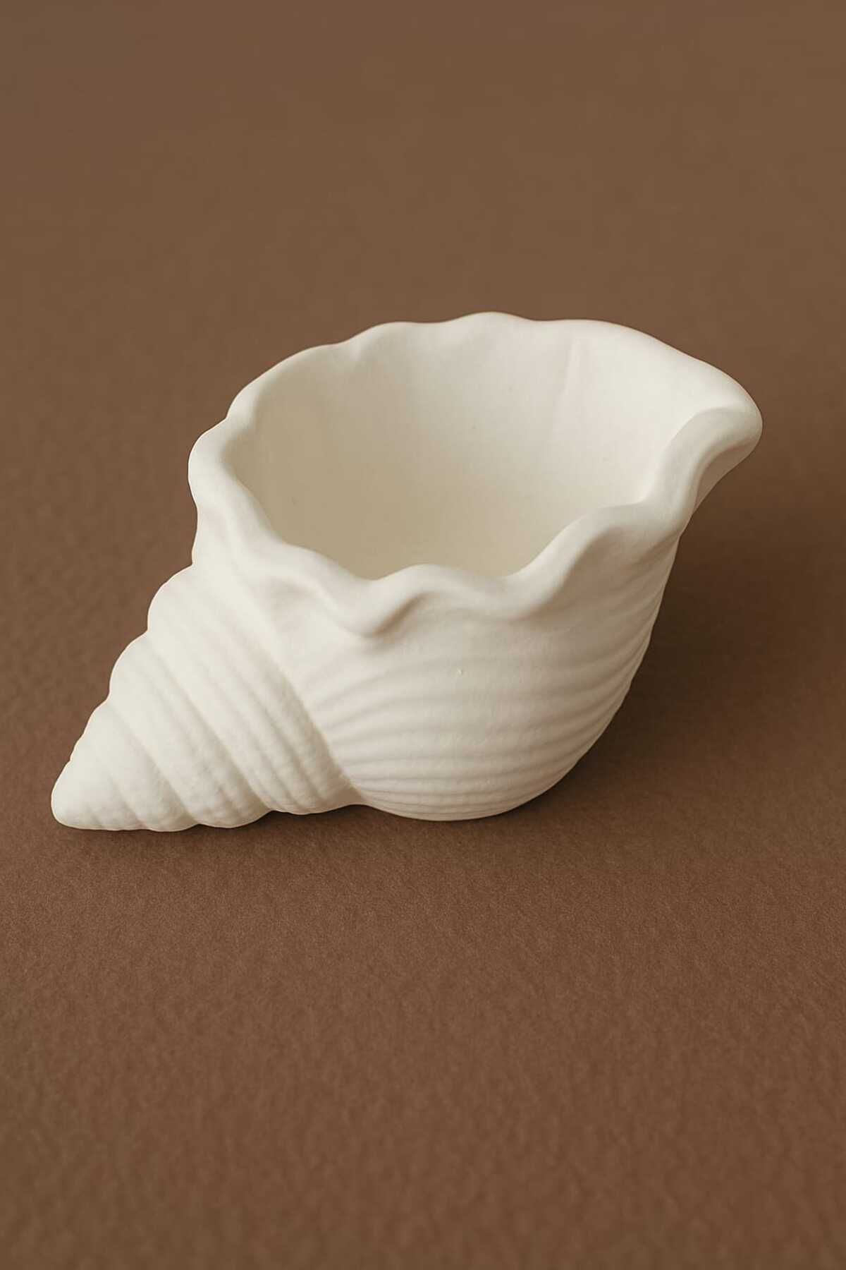 Decolyra Salyangoz Dekorlu El Yapımı Dekoratif Saksı – Şık Tasarım (13 x 8 cm) 01291-2DC Beyaz