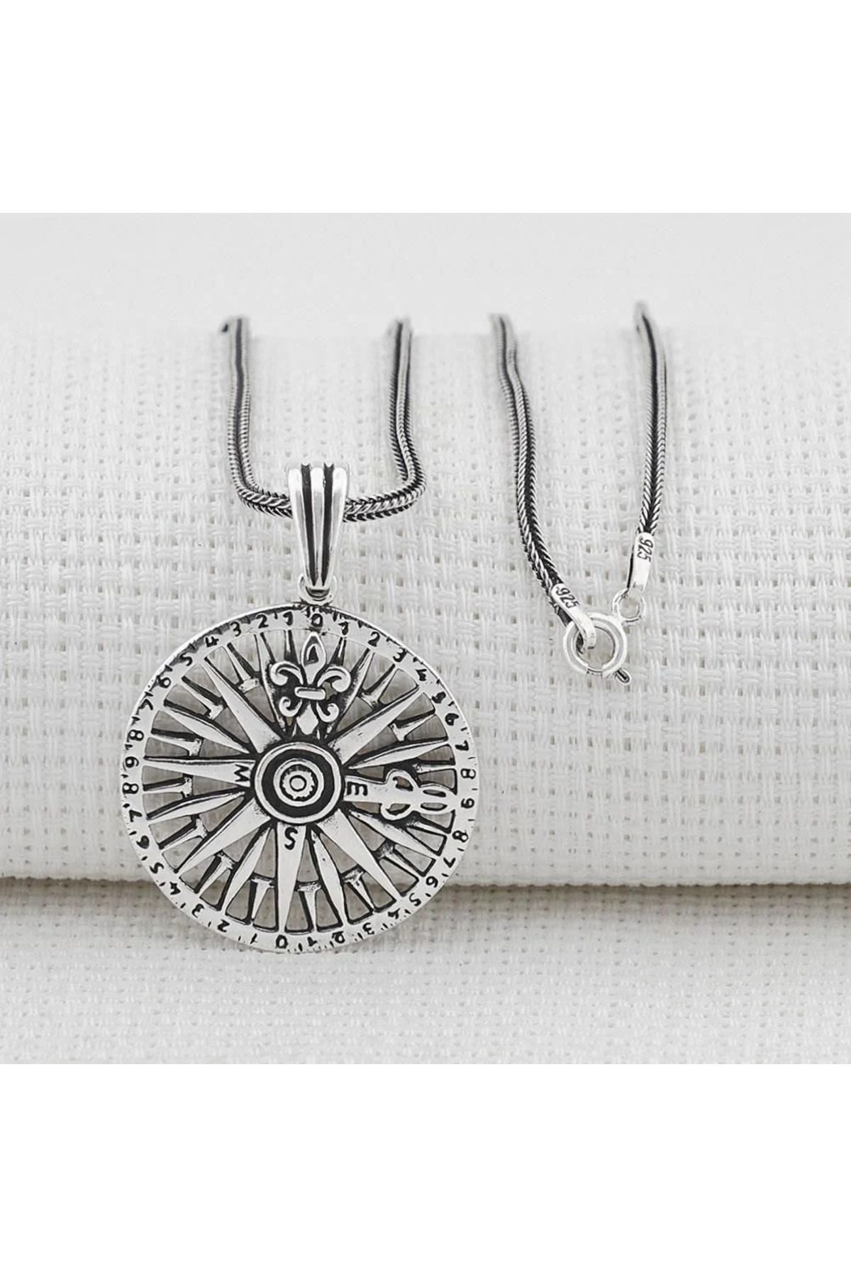 shop Acı Tasarımlı Pusula 925 Ayar Gümüş Erkek Kolye
