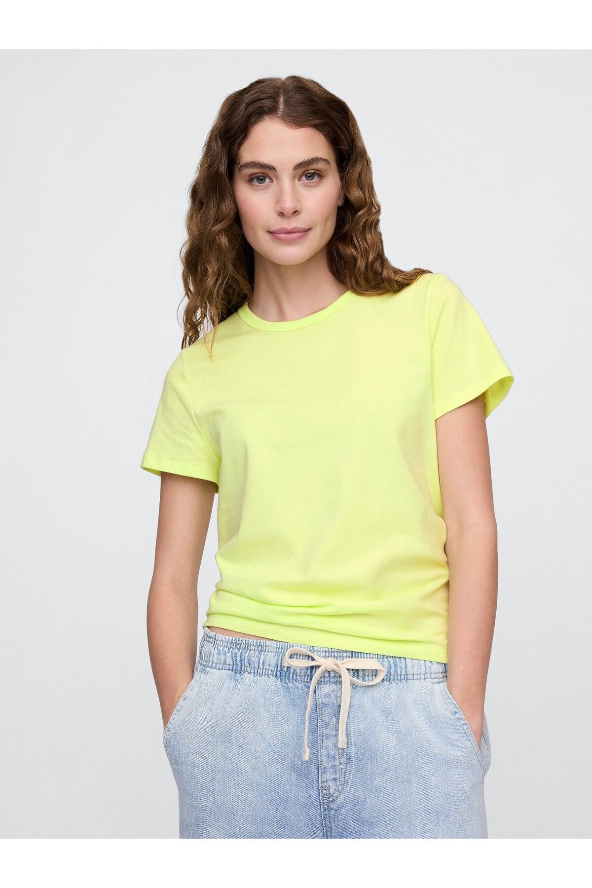 GAP Kadın Sarı Yuvarlak Yaka Basic T-Shirt