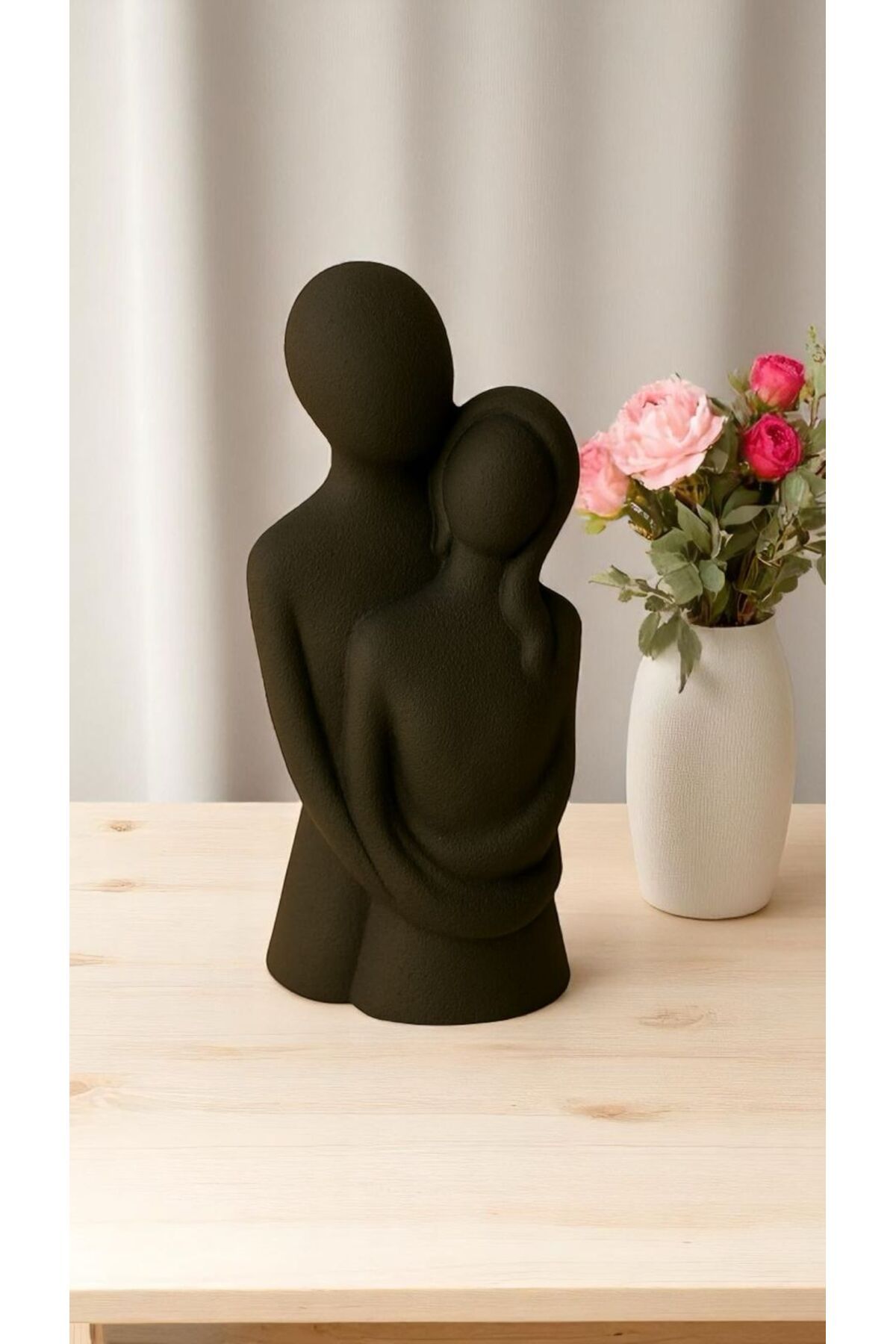 Decolyra Sarılan Çift Figürlü El Yapımı Dekoratif Obje – Romantik ve Anlamlı Tasarım (10 x 5 cm)01323DC Siyah