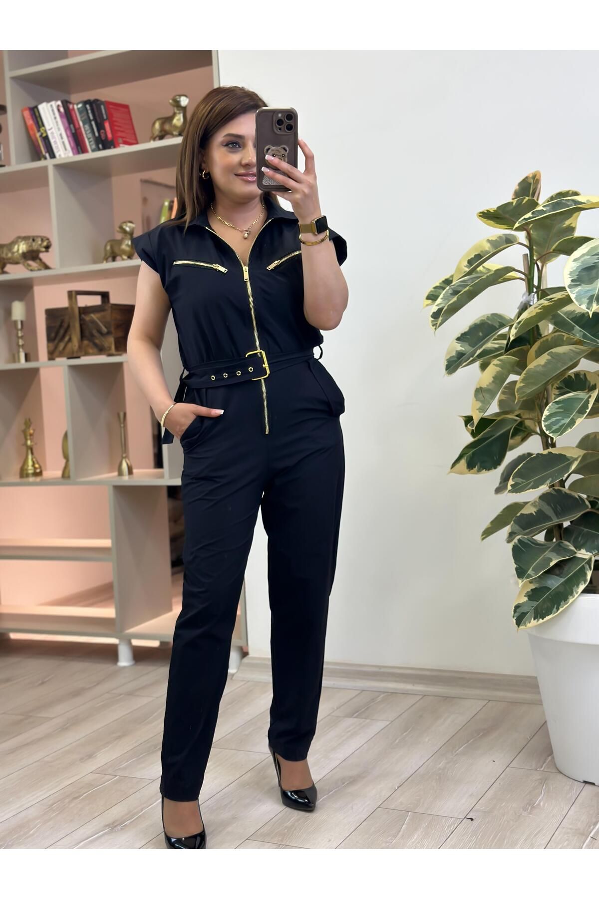 MELTEM TUĞAN Gold Fermuar Detaylı Kemerli Paraşüt Kumaş Tulum SİYAH