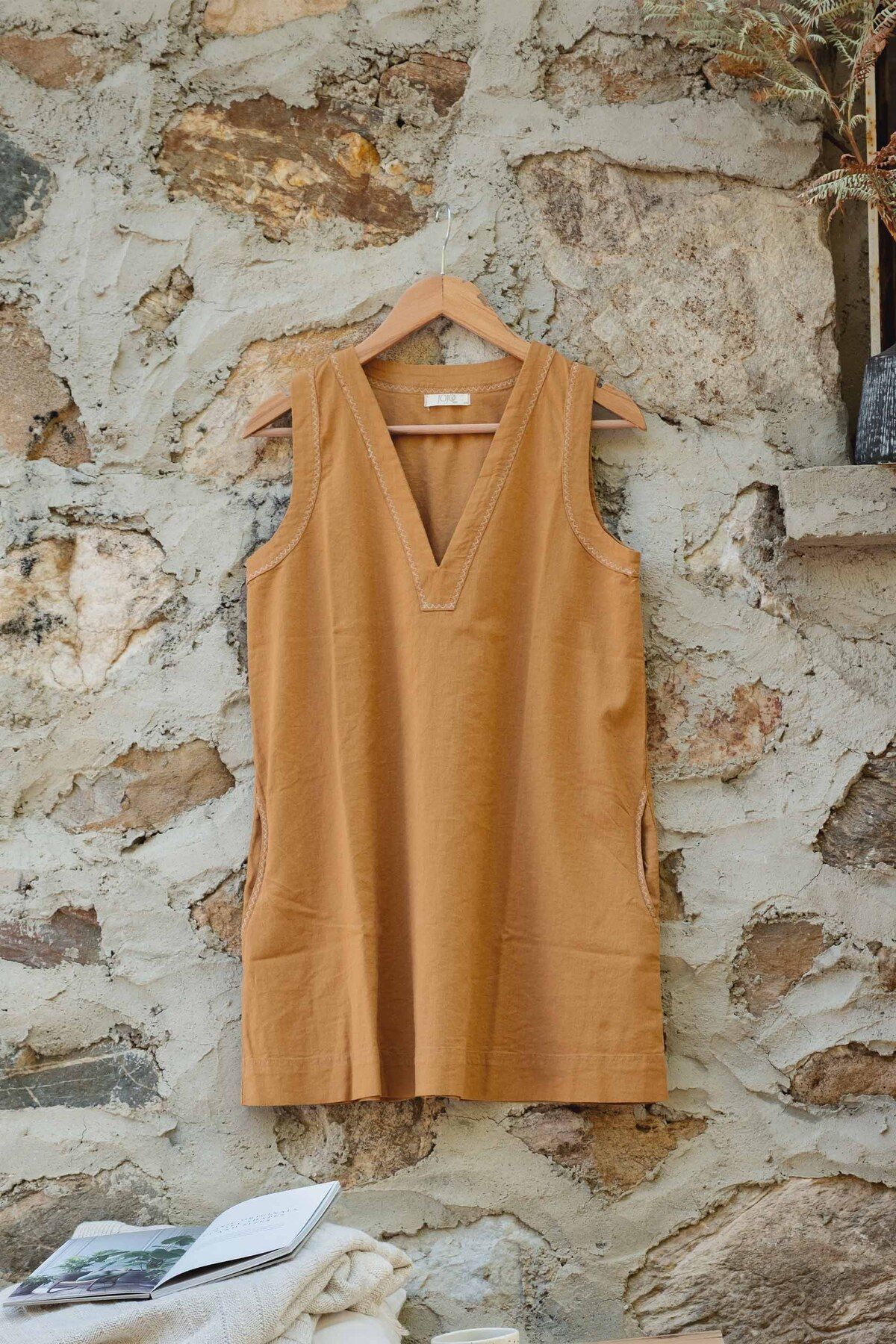 JOJOMIA Nina Keten ve TENCEL™ Kısa Elbise Hardal