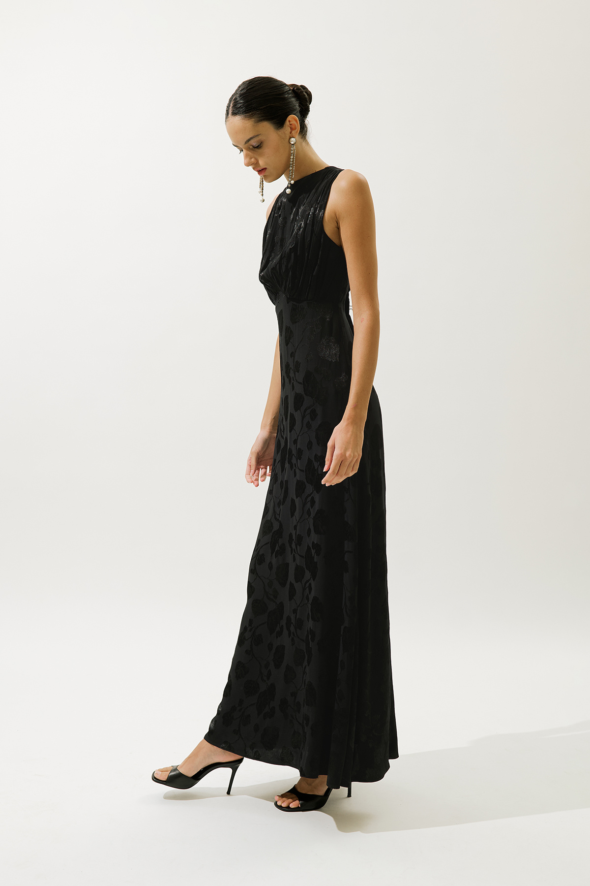 Manuka-SATIN-TRÄGER ABENDKLEID SCHWARZ 4