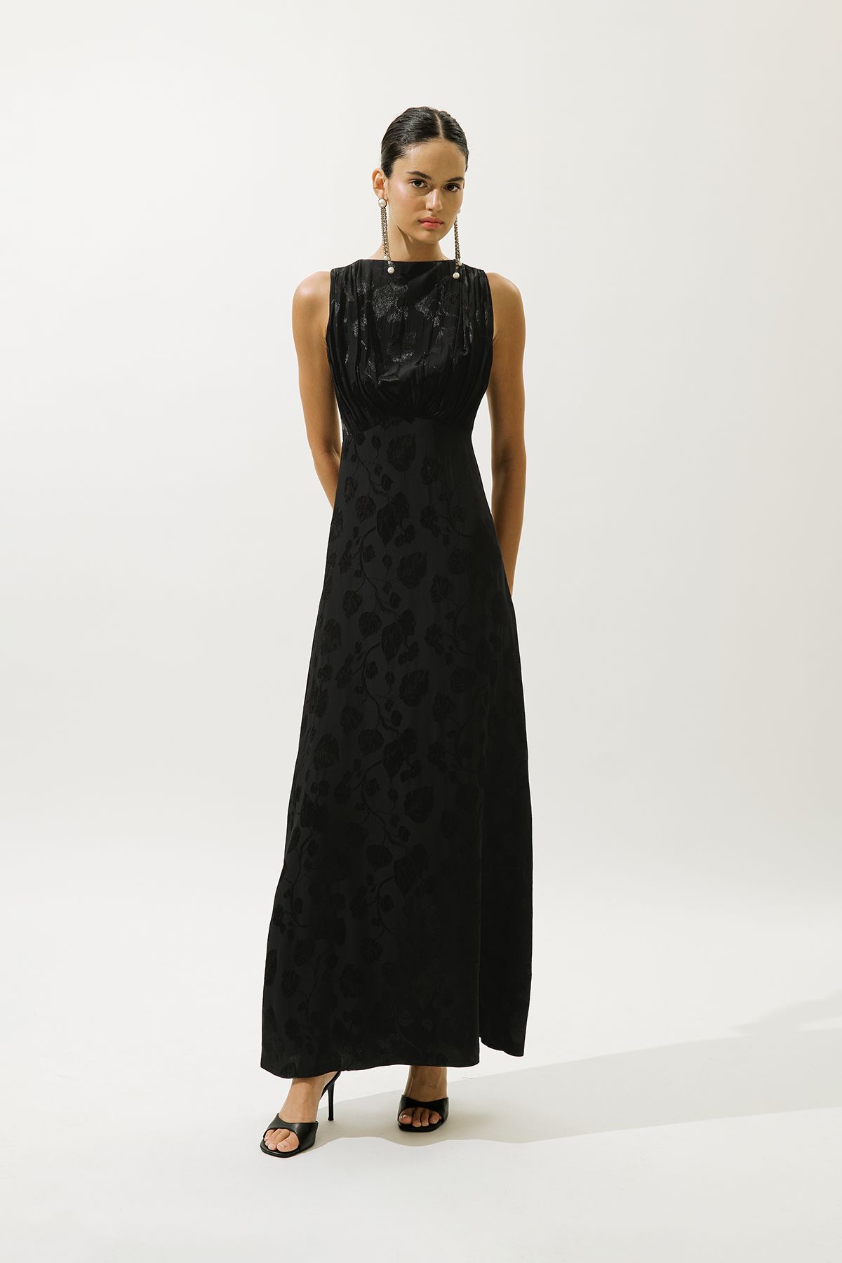 Manuka-SATIN-TRÄGER ABENDKLEID SCHWARZ 3