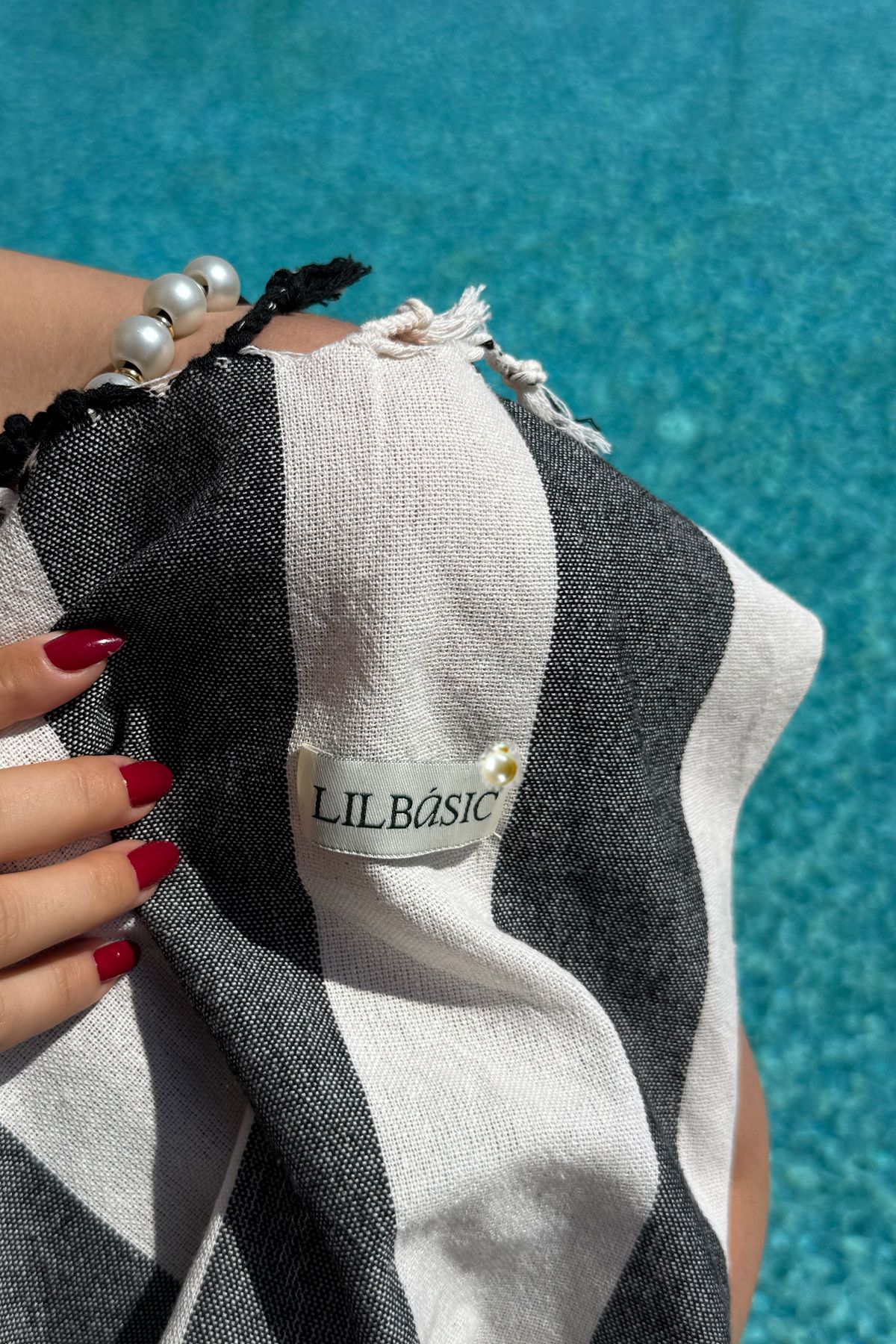 ARONA Lilbasic Lil Alaiye Towel