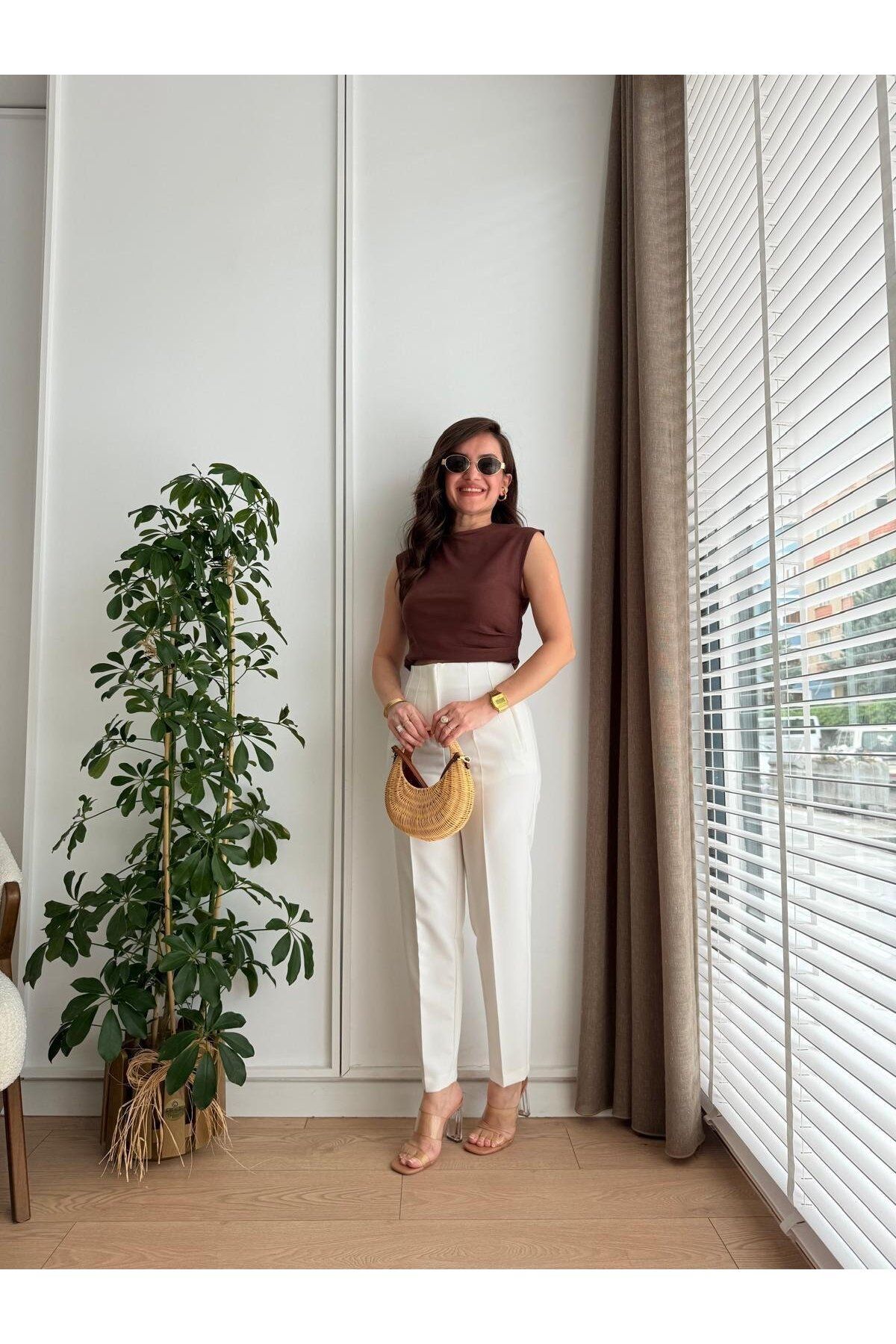 ModaLavida Lavida Kadın Çift Pens Biyeli Yüksek Bel Havuç Model Kumaş Pantolon