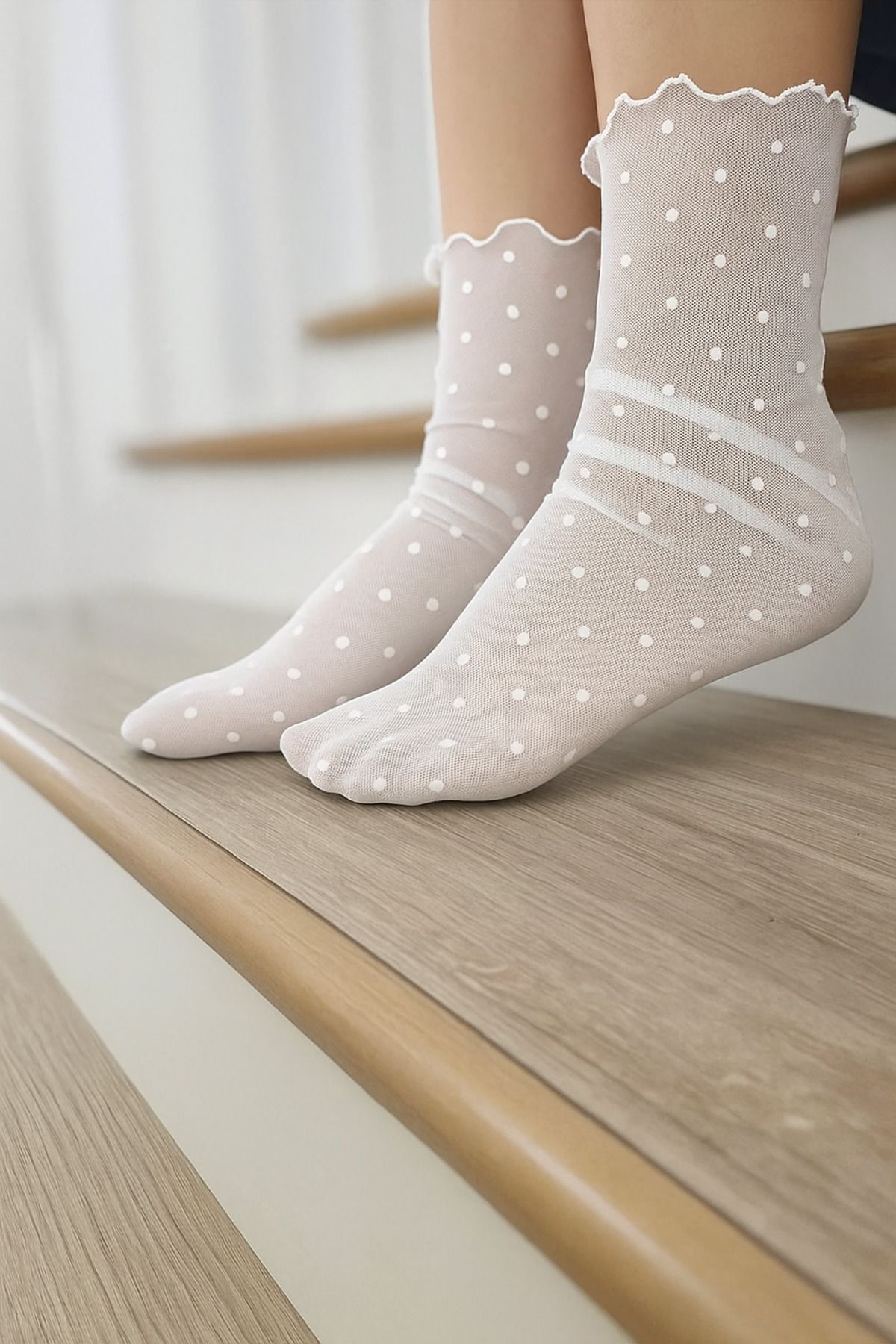 DİLARRA Boutique Beyaz Pullu Tül Çorap