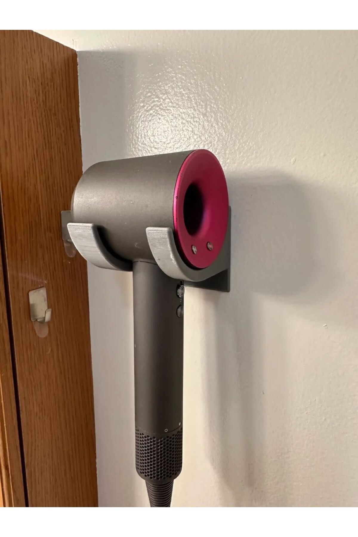 Filkorium3D Saç Kurutma Makinesi Askısı - Banyo Düzenleyici - Plastik Askı Aparatı - Fön Makinesi Askısı