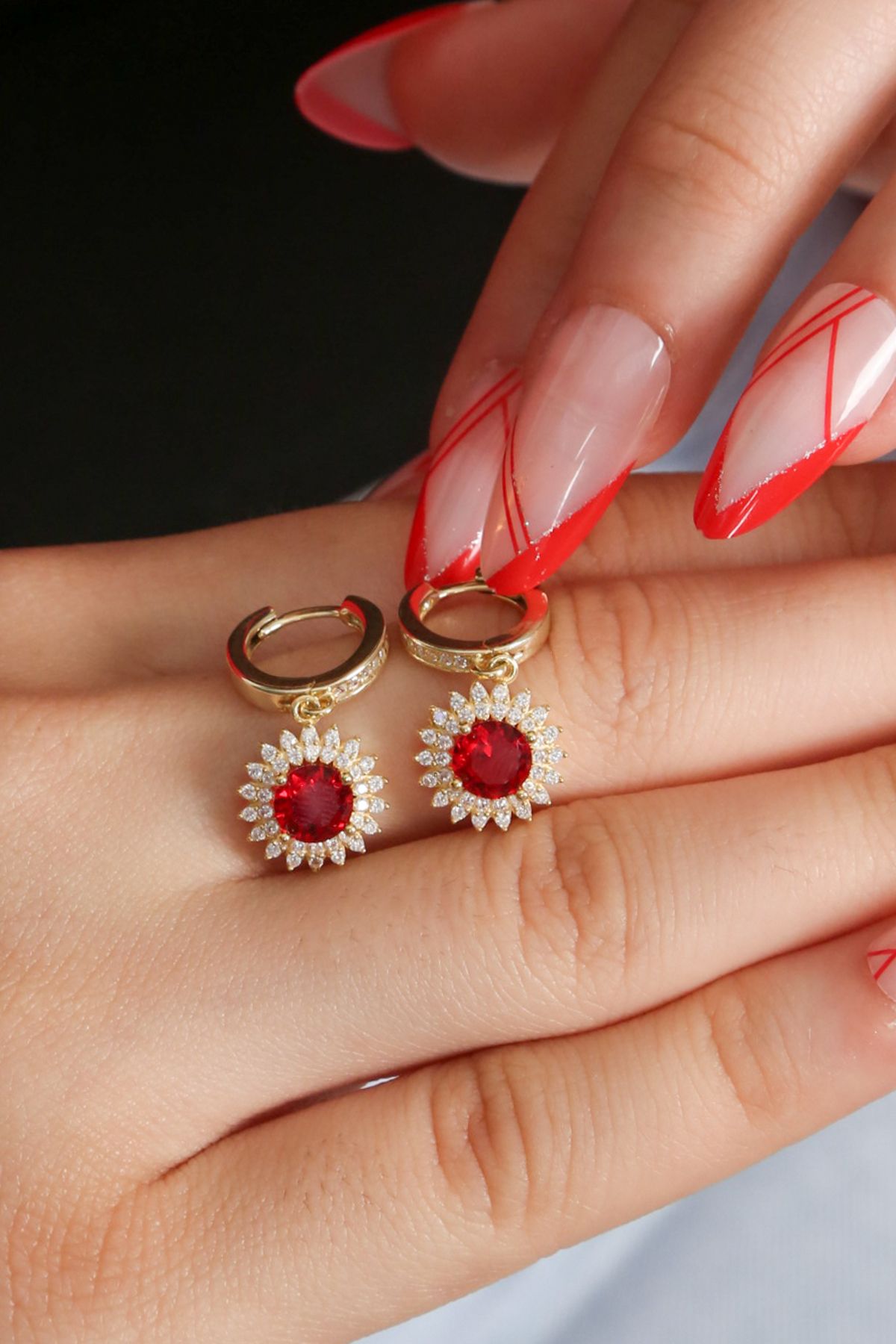 LİNOVE JEWELLERY Ruby Güneş Küpe, 925 Ayar Gümüş Küpe, Kırmızı Taşlı Küpe, July Gümüş Küpe