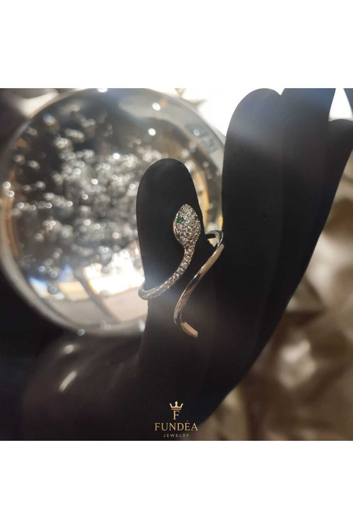 Fundéa Jewelry Yeşil Bakış Gümüş Rengi Yüzük
