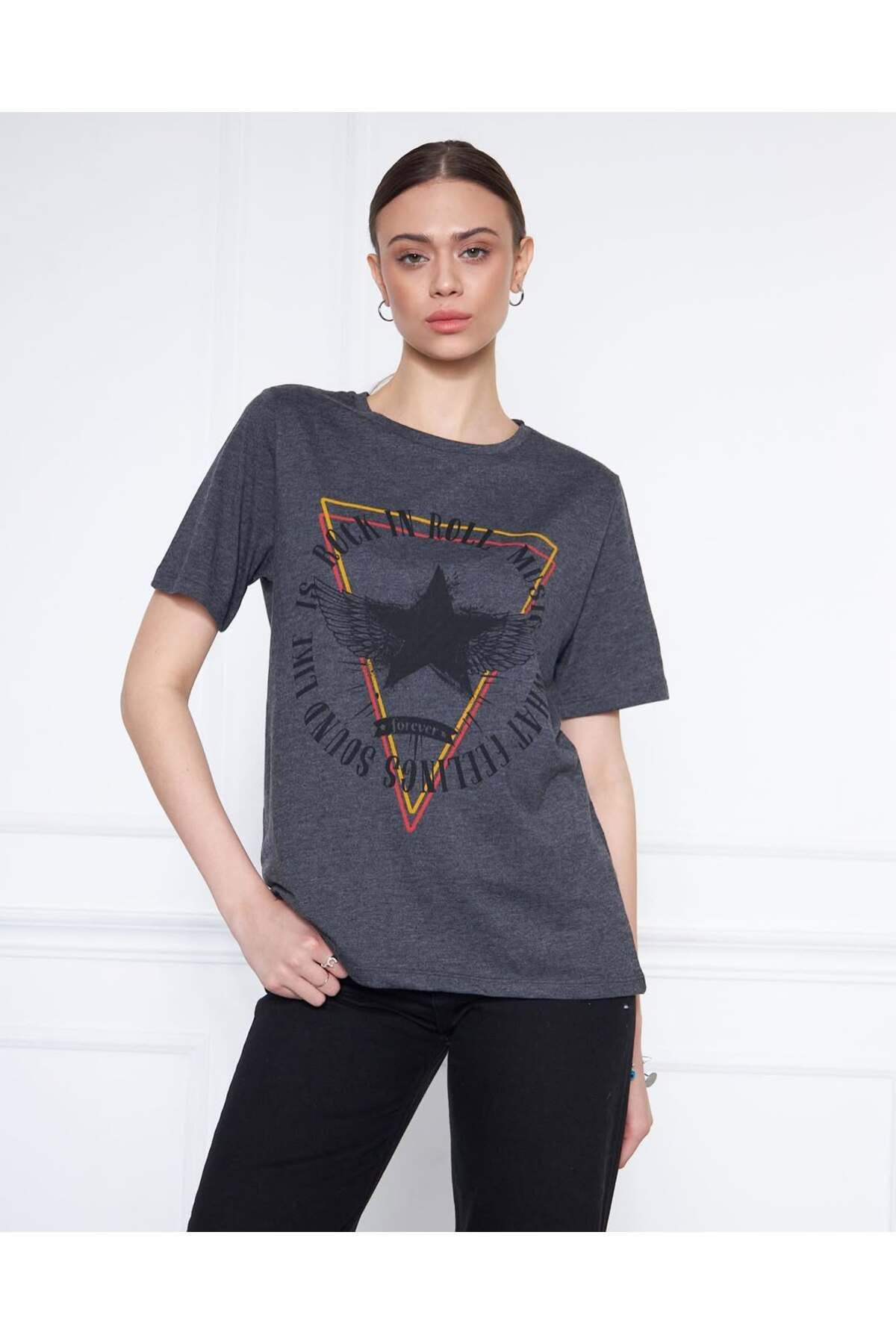 PASİON By RZ Antrasit Rock n Roll Baskılı Yıldız Desenli Kadın T-Shirt Kadın Bluz
