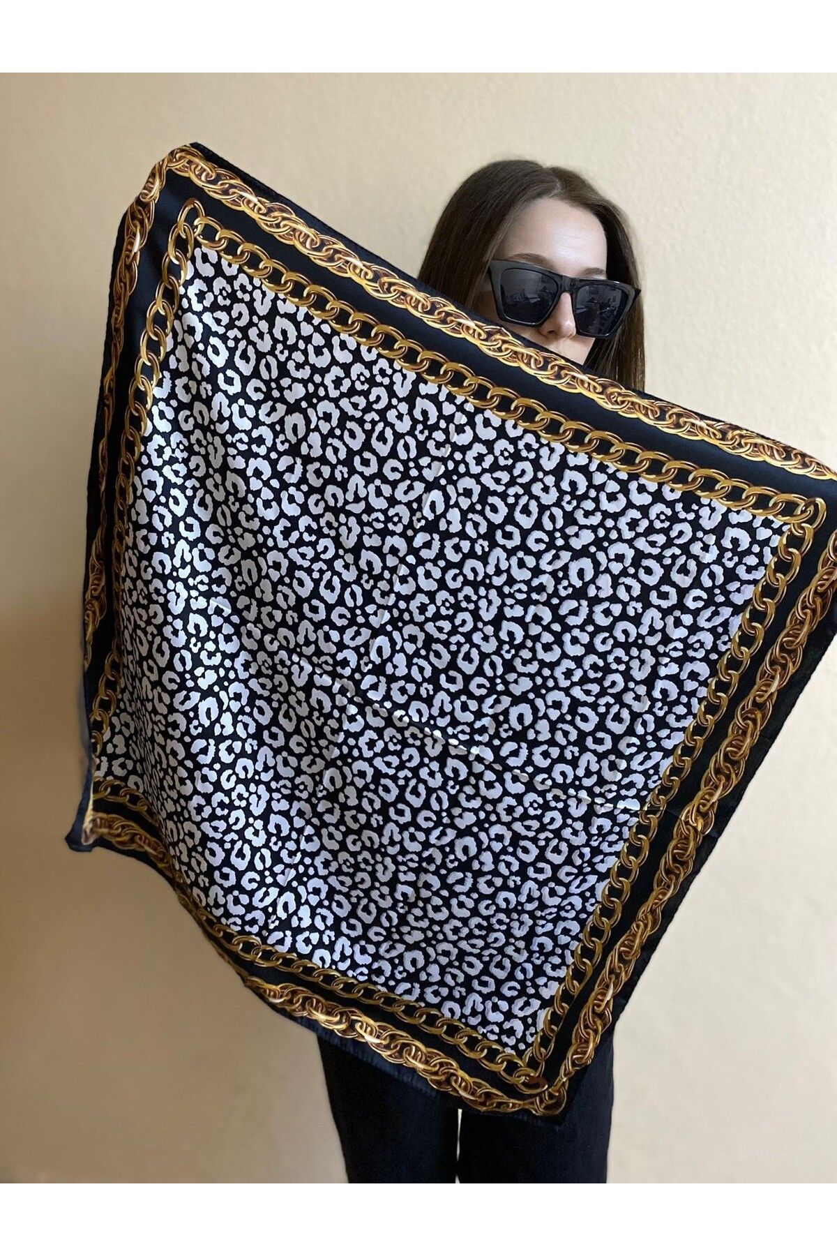 sema aksesuar Siyah Beyaz Desenli Ve Gold Zincir Desenli Fular - Bandana - Hediye