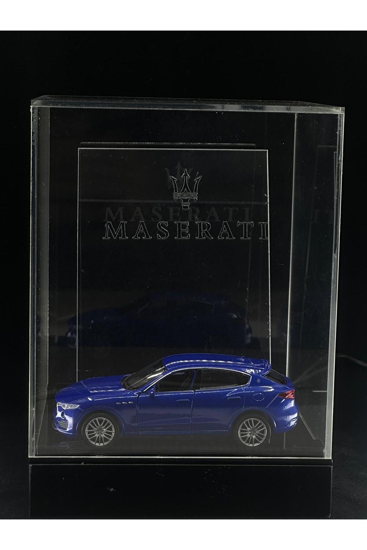 iscom MASERATİ TEMALI KİŞİYE ÖZEL KONSEPT HEDİYE