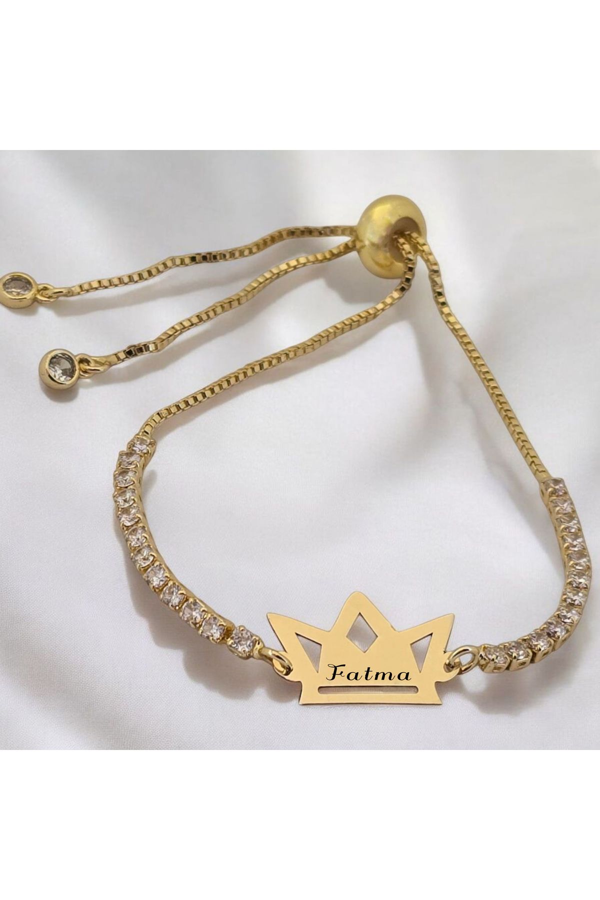 ARCHINO GOLD Fatma İsmine Özel Zincirli Taç Motifli 14 Ayar Altın Plakalı Hediye Bileklik-471isim-beyaztaş