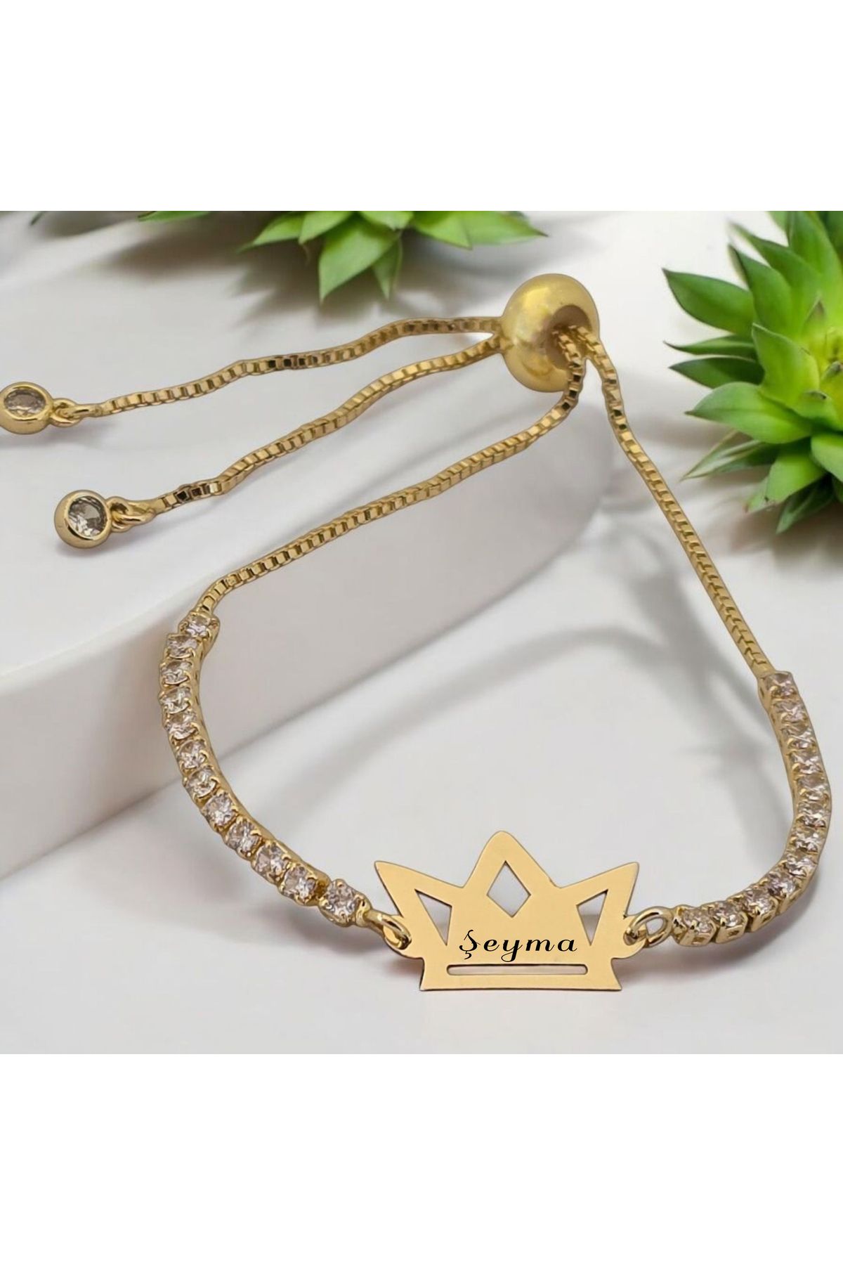 ARCHINO GOLD Şeyma İsmine Özel Taç Motifli 14 Ayar Altın Plakalı Zincirli Hediye Bileklik-471isim-beyaztaş