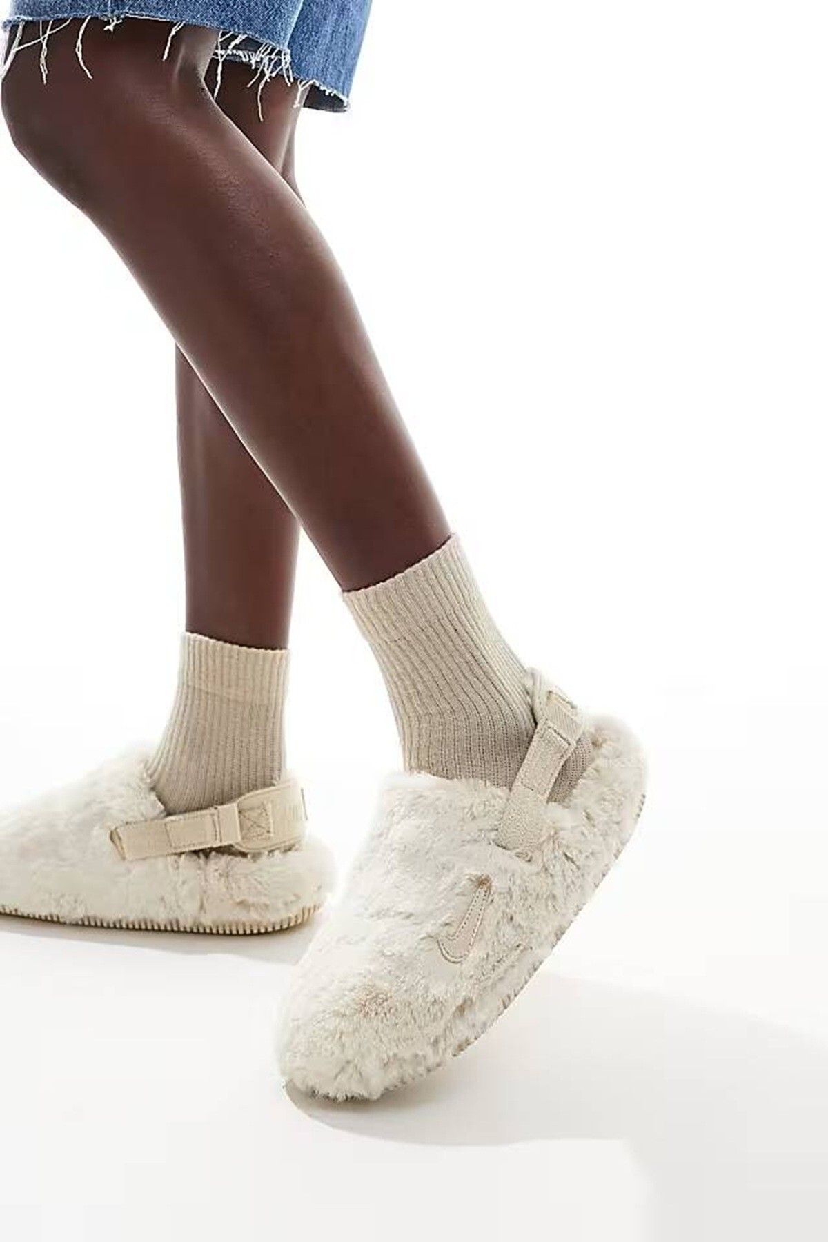 Nike Calm Mule SE Women's Slides Kadın Peluş Soft Kürklü Günlük Sandalet Krem