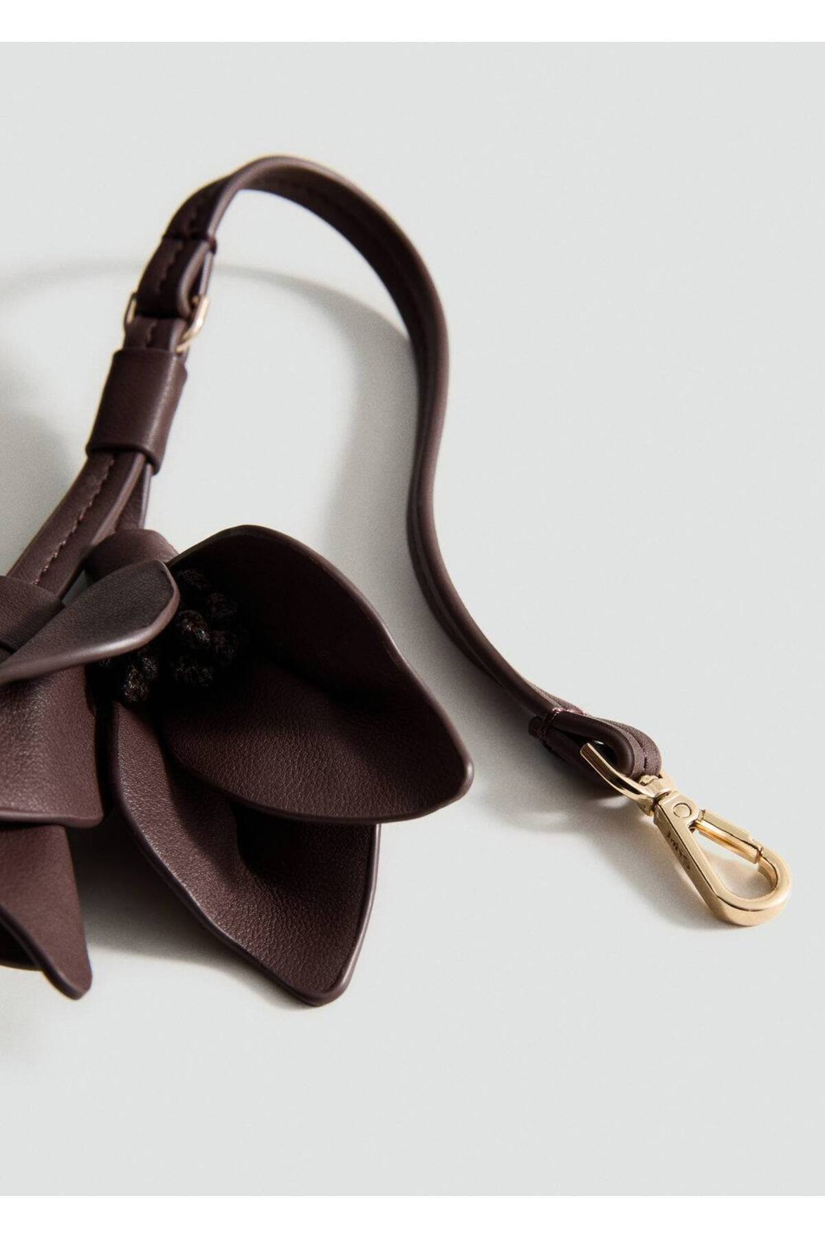 Çiçek desenli deri görünümlü anahtarlık