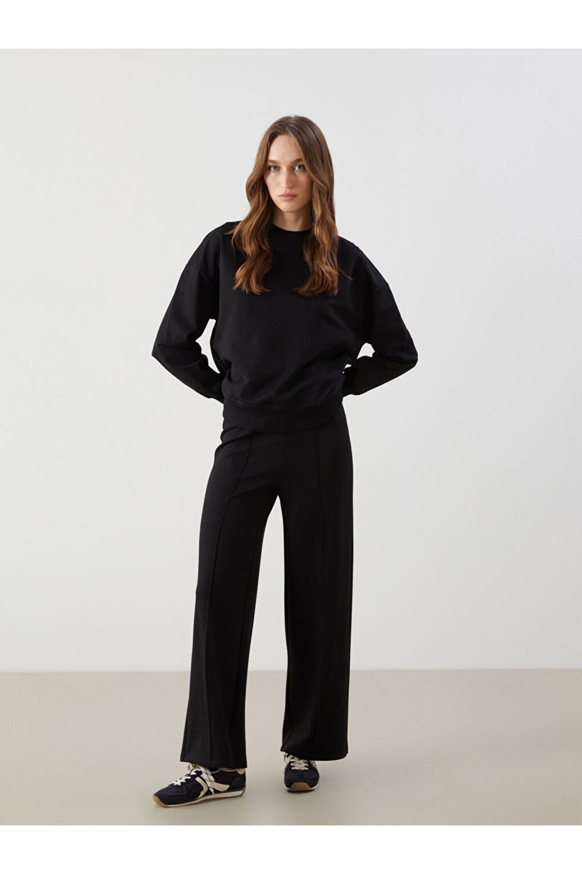 LC Waikiki LCW Modest Siyah Beli Lastikli Geniş Paça Kadın Eşofman Altı S5H625Z8NVY25
