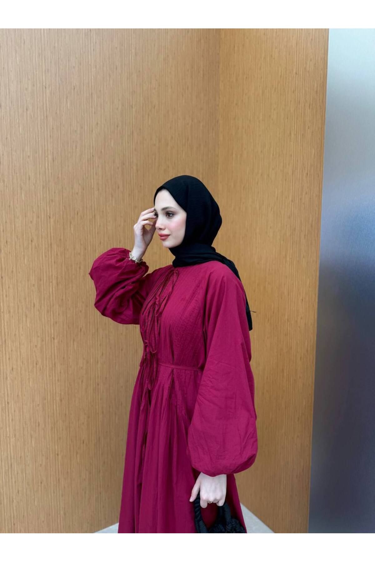 Butik Elegant Sheer Gown