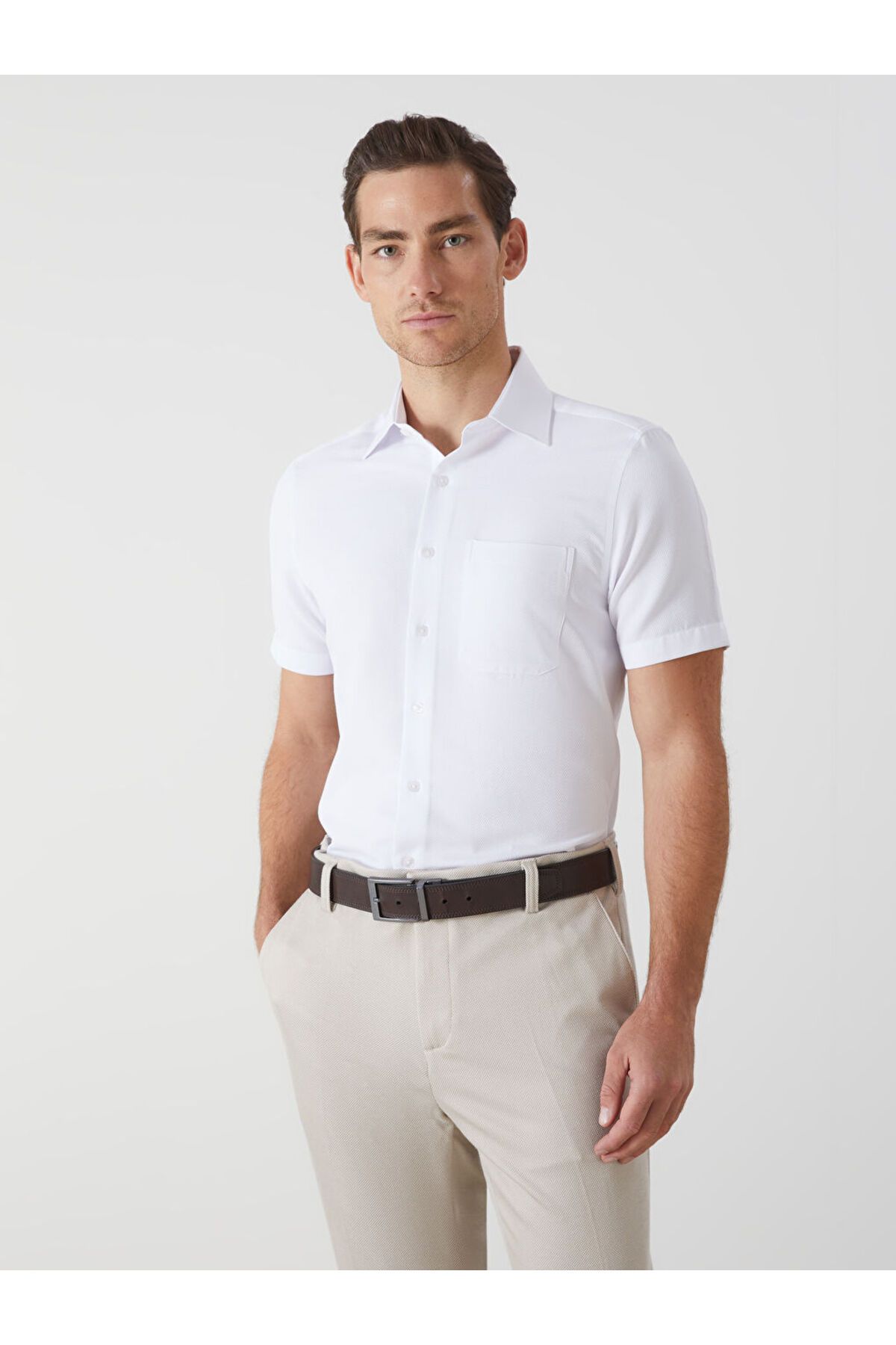 LC Waikiki LCWAIKIKI Formal Beyaz Regular Fit Kısa Kollu Armürlü Erkek Gömlek S5EC49Z8NVY25