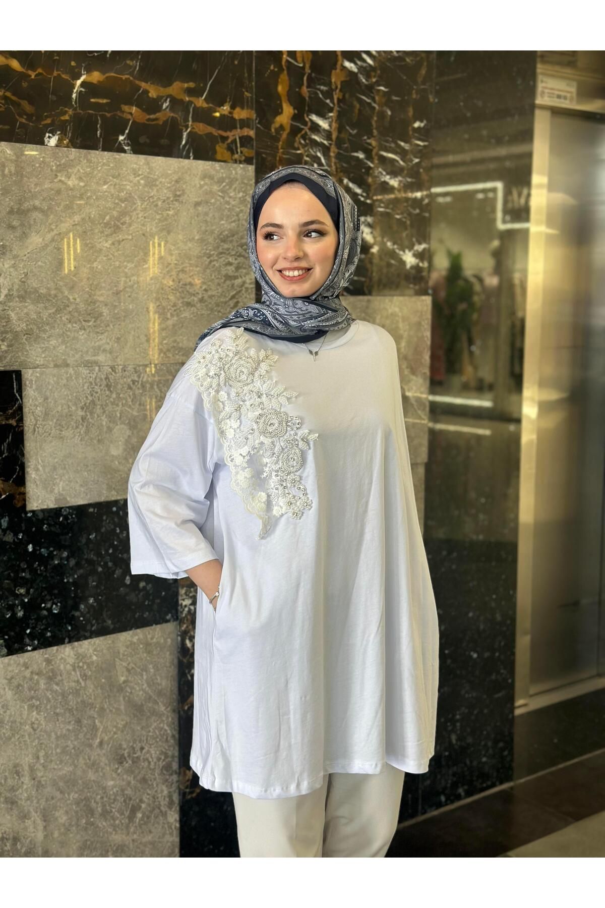 Ranasubaşı Oversize Dantel Taşlı Tunik