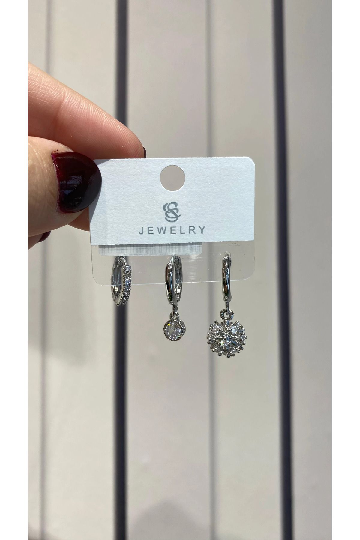 Yares Accessories Çoklu taşlı küpe