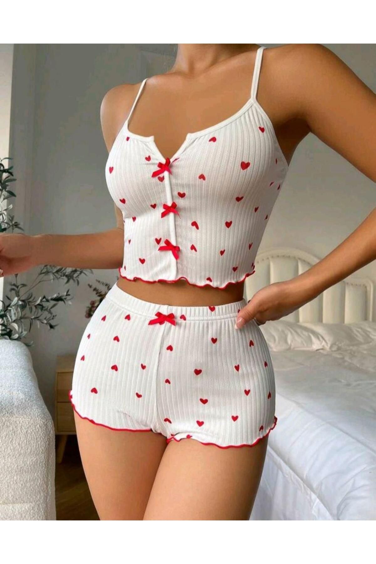 Fantazya Kadın Beyaz Kalpli Askılı Şortlu Pijama Takım 6655