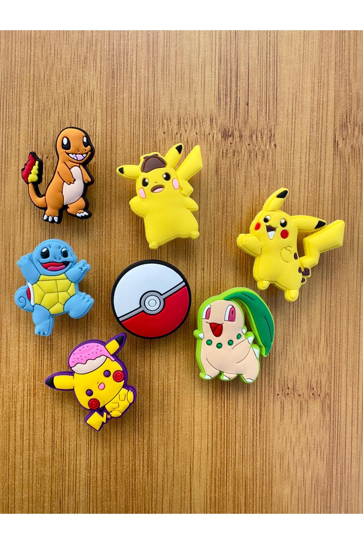 Crocs CROCS SÜSÜ TERLİK SÜSÜ JİBBİTZ 7'Lİ POKEMON SET