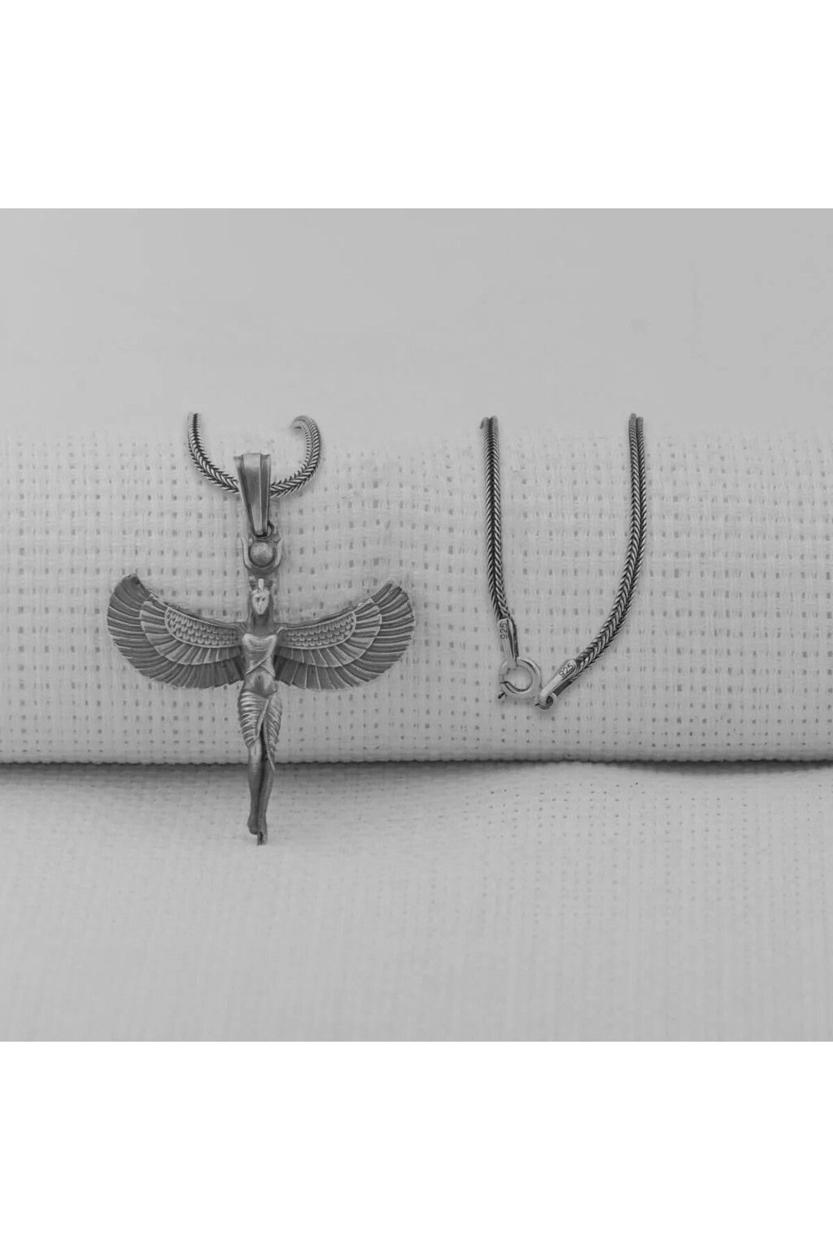 shop Antik Mısır tanrıcası İsis Figürlü Üç Boyutlu 925 Ayar Gümüş Erkek Kolye