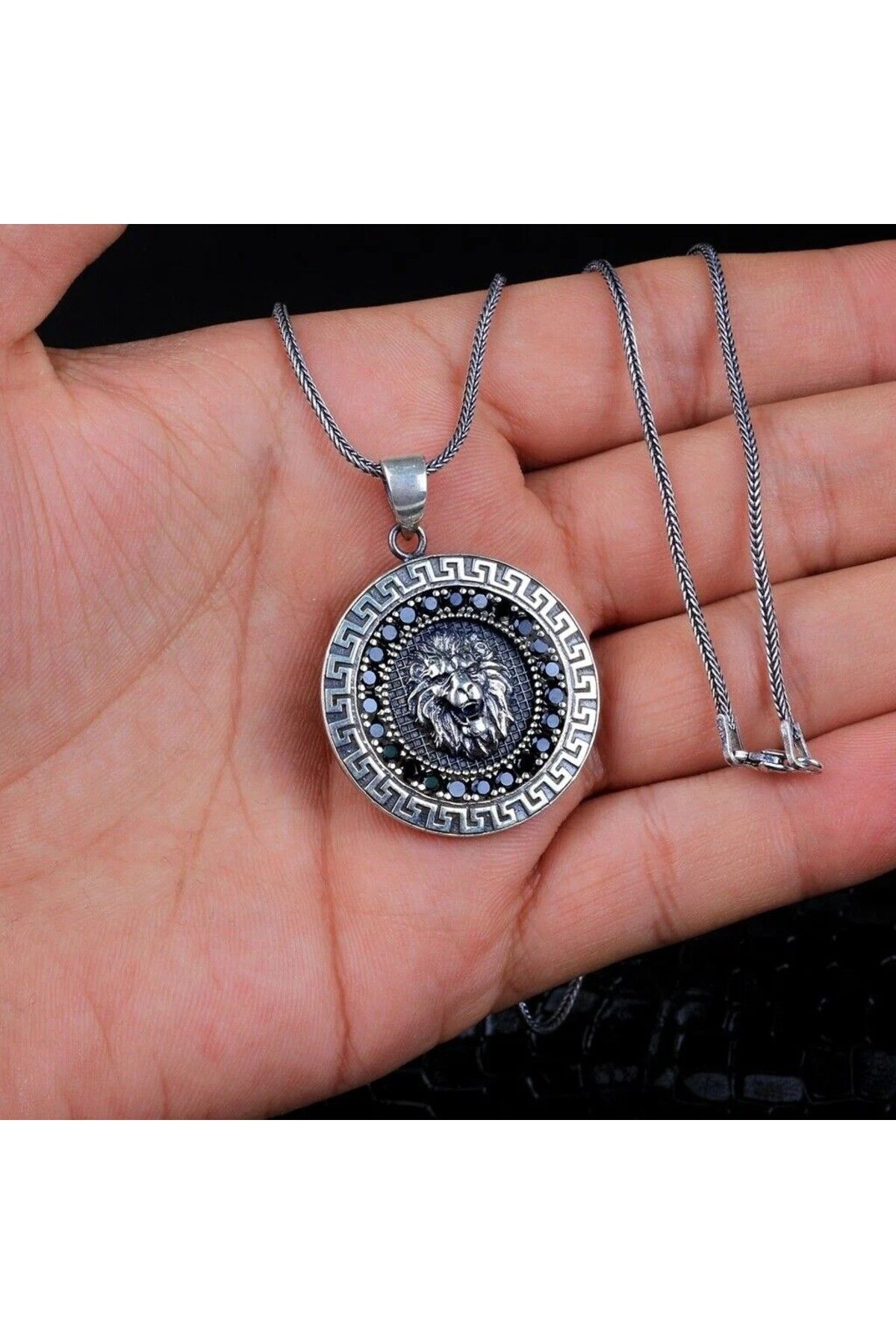 shop Aslan Motifli Siyah Zirkon Taşlı Beyaz Zirkon Taşlı 925 Ayar Gümüş Erkek Kolye