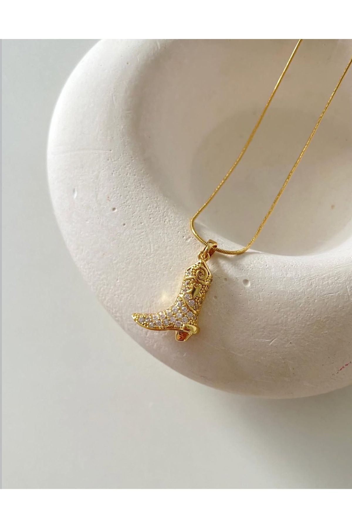HND collection Zirkon Taşlı Kovboy Çizme Kolye Gold Renkli Eğlenceli Tasarım