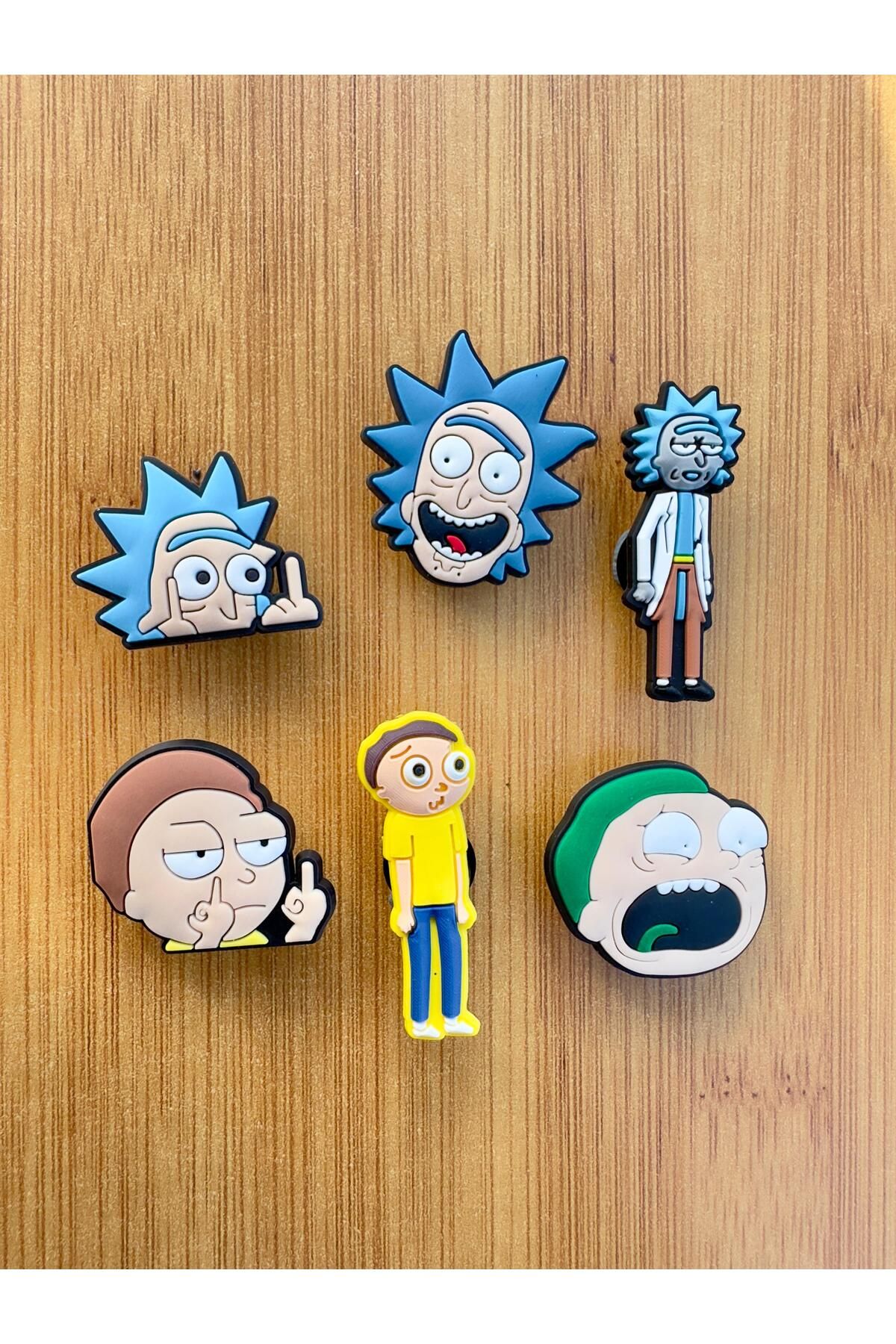 Crocs CROCS CROCS SÜSÜ TERLİK SÜSÜ JİBBİTZ 6'LI RİCK AND MORTY SETİ
