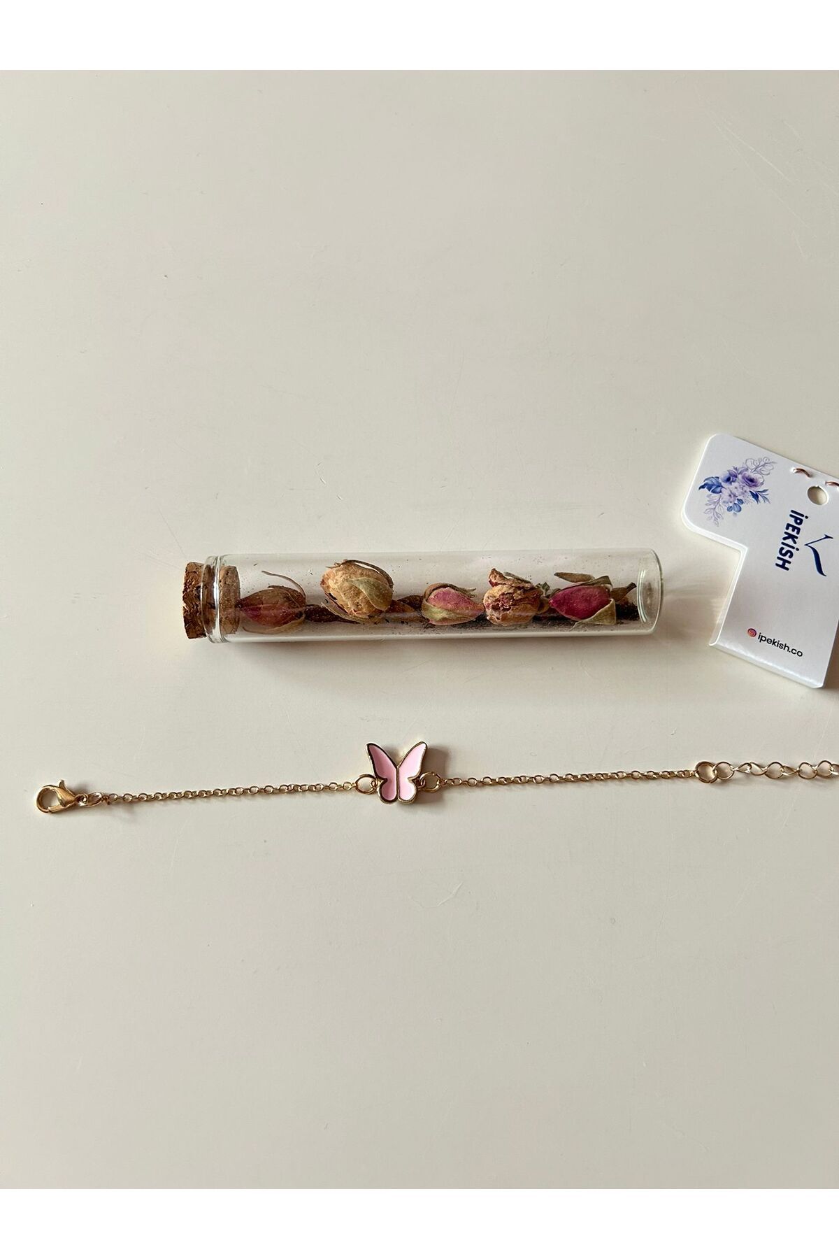 Cheecky Chic İpekish | Gold Zincirli Pembe Kelebek Figürlü Ayarlanabilir Kadın Bileklik – Zarif & Şık