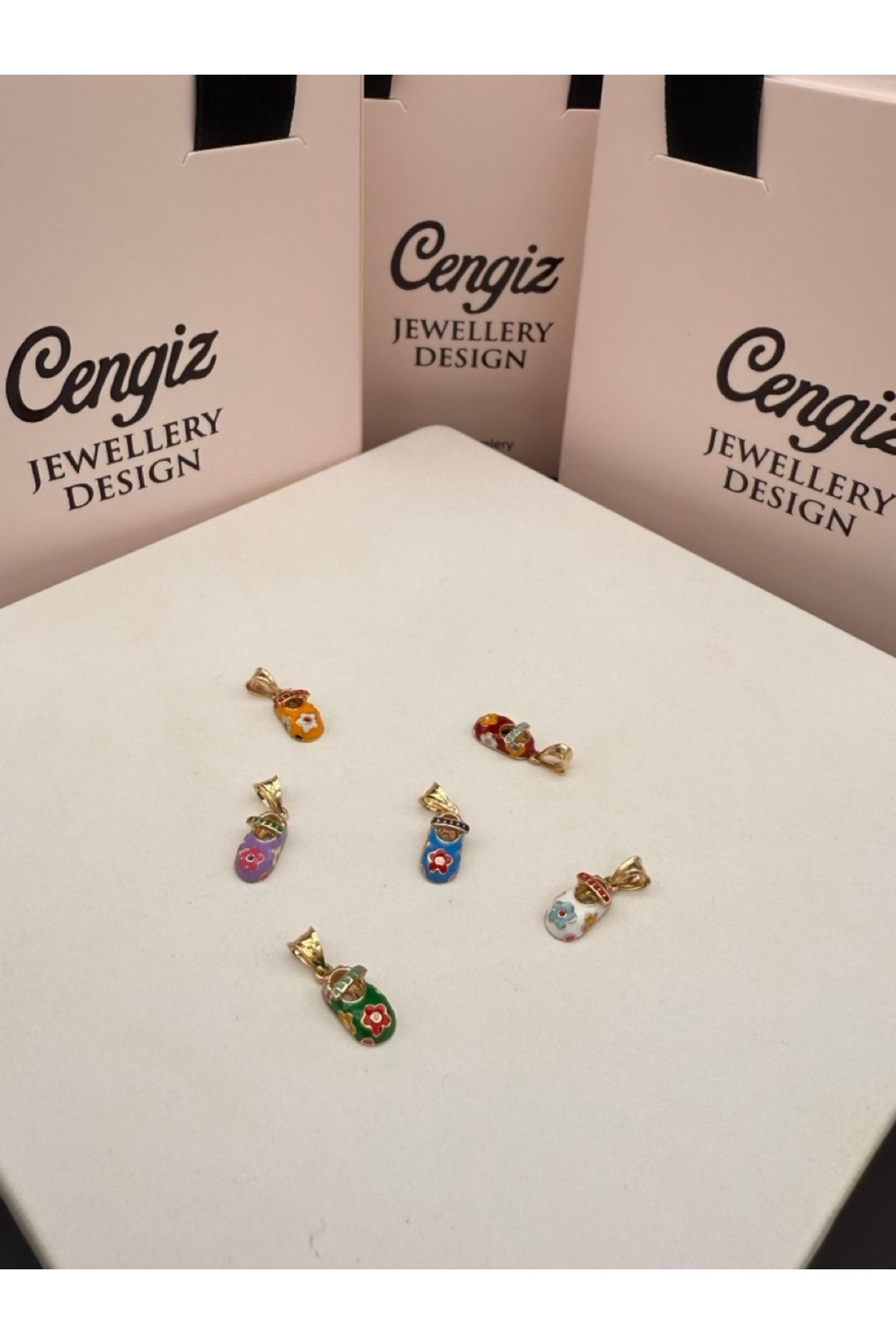 cengizjewellery 14 Ayar Küçük Boy Mineli Ayakkabı Altın Kolye Ucu
