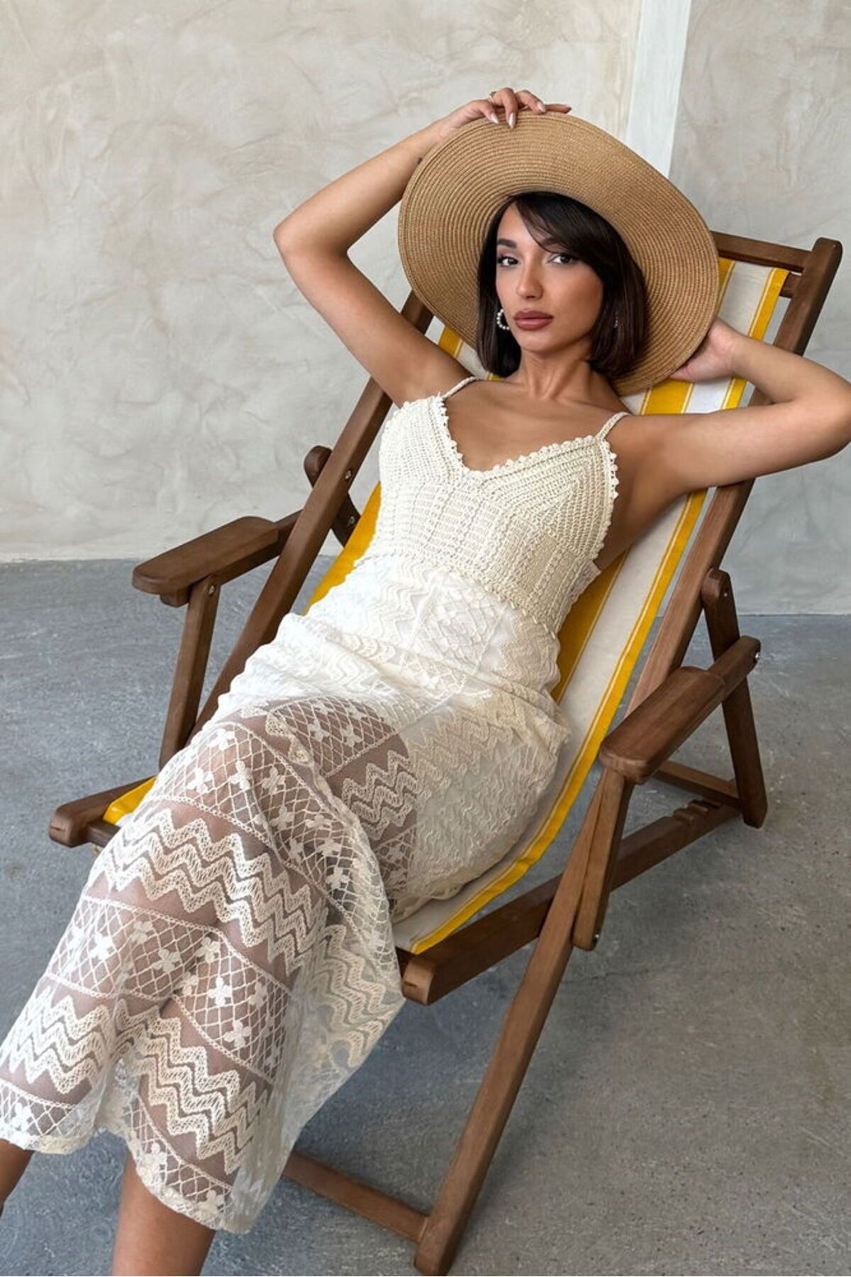 Castivo Fashion “Askılı Dantel Detaylı Midi Elbise