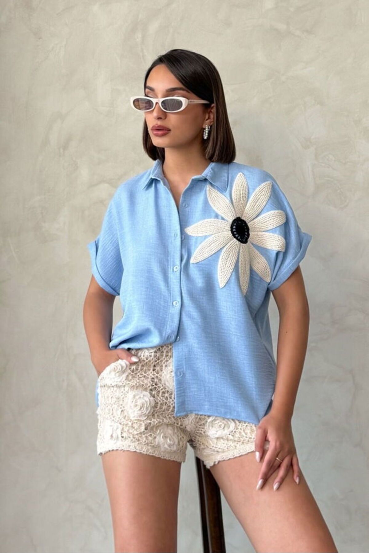 Castivo Fashion Çiçek Aplike Düğmeli Gömlek