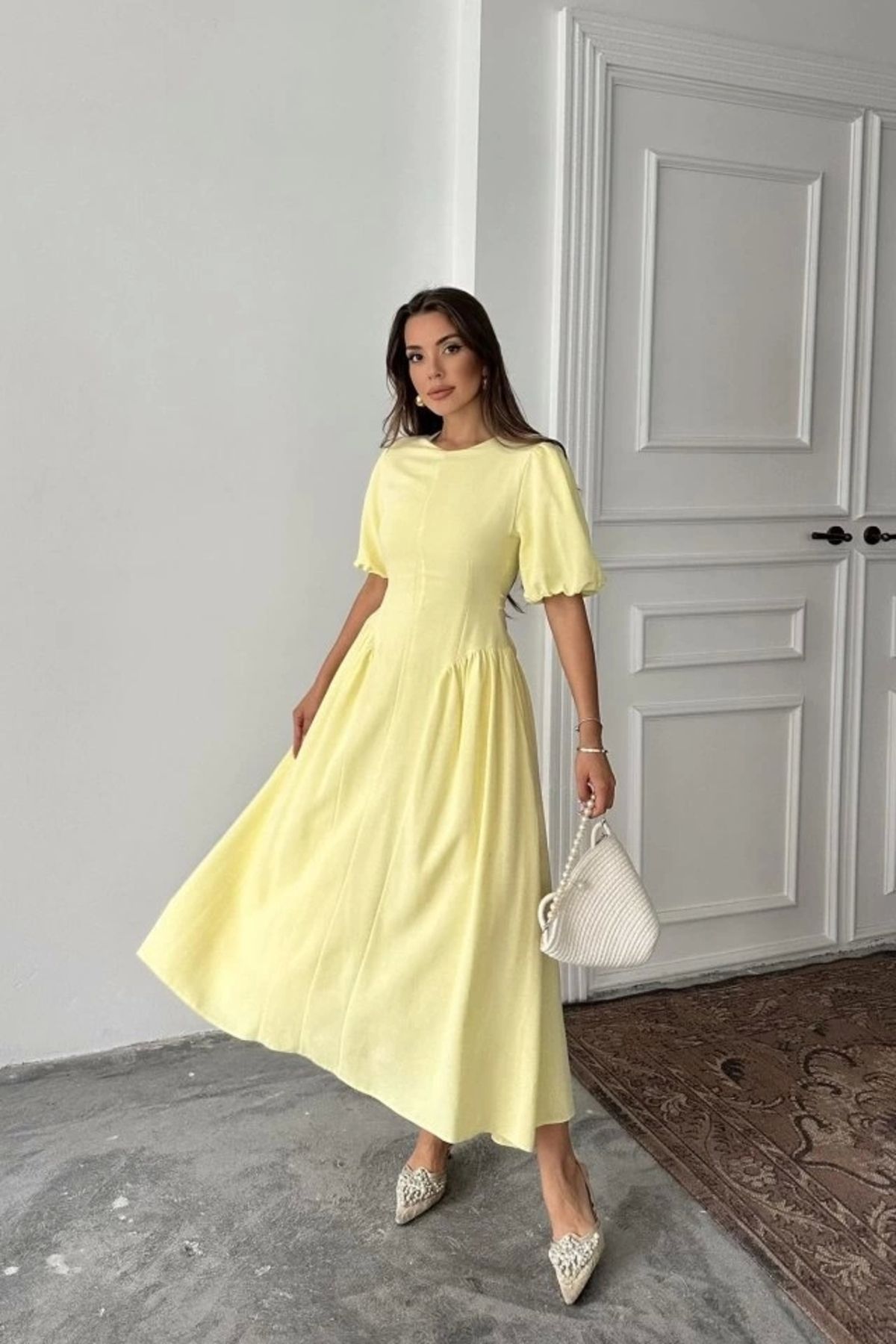Butik Sarı Arkadan Bağlamalı Büzgülü Keten Elbise