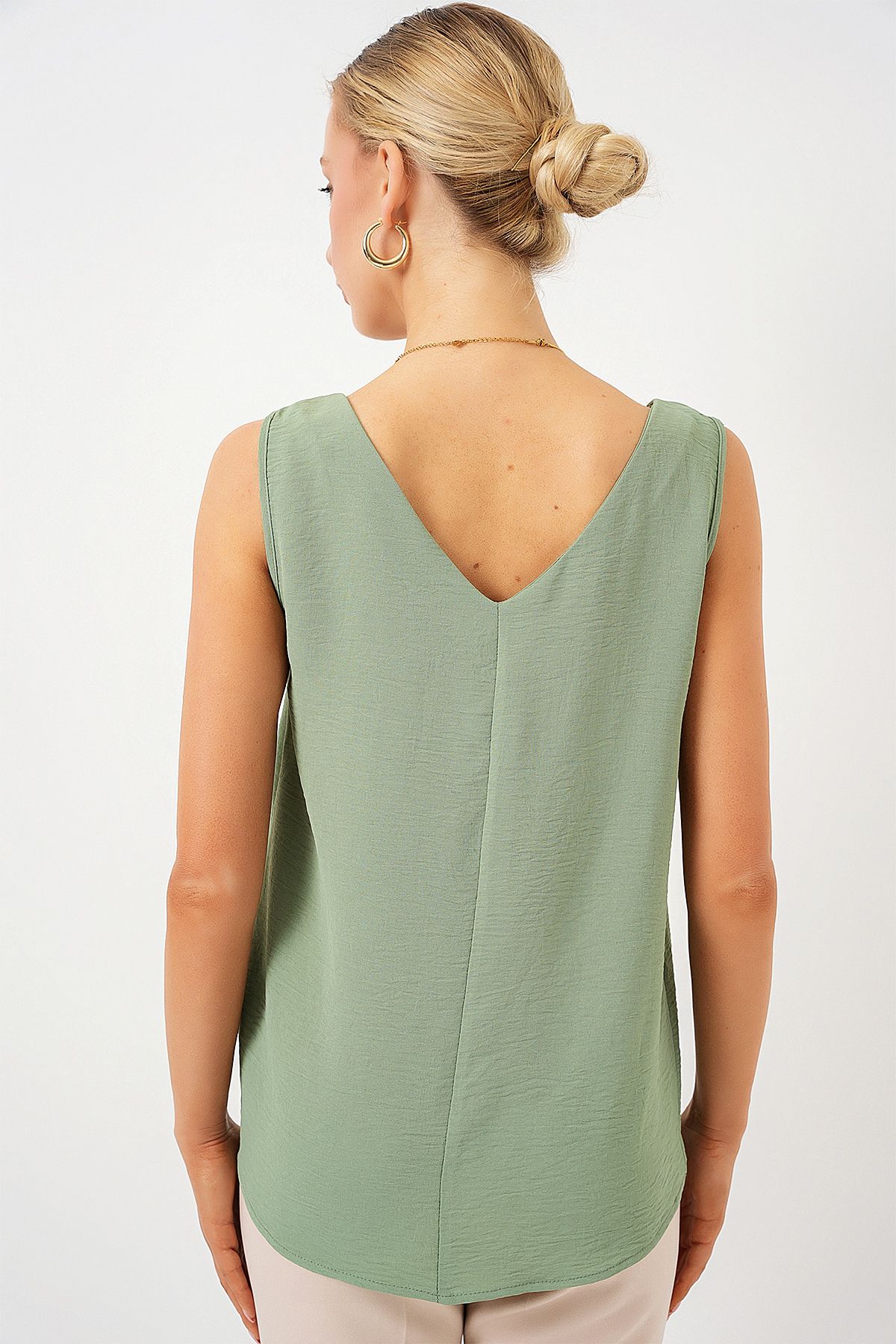 Bigdart-V-Ausschnitt Zero Sleeve Bluse 950 - Çağla 6