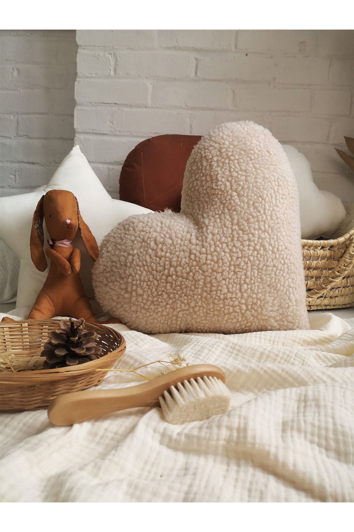 textile dünyası TEDDY KALP YASTIK KIRLENT İÇİ DOLU KALP YASTIK